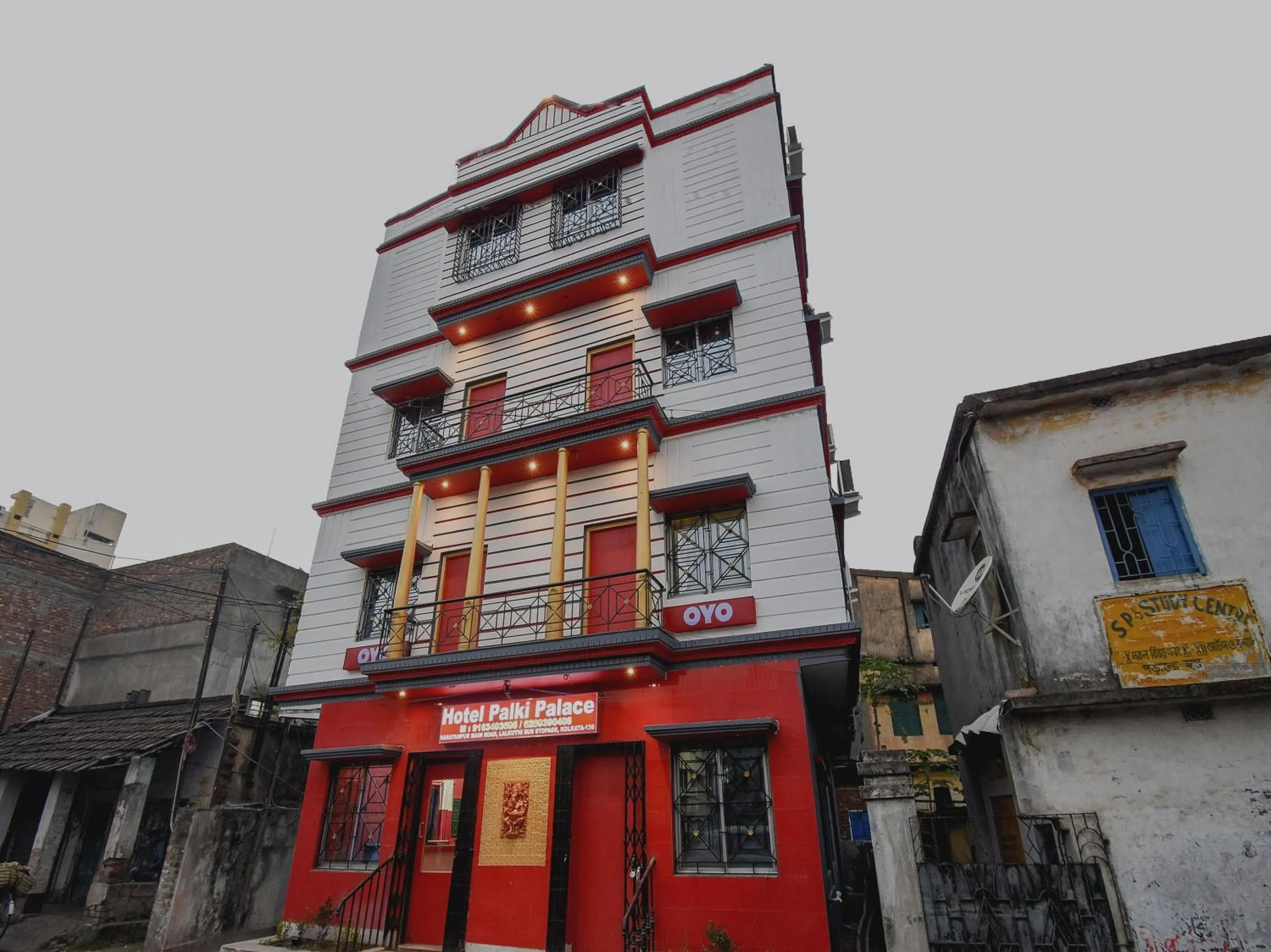 Facade/entrance in Hotel O Palki Palace Near Netaji Subhash Chandra Bose International Airport