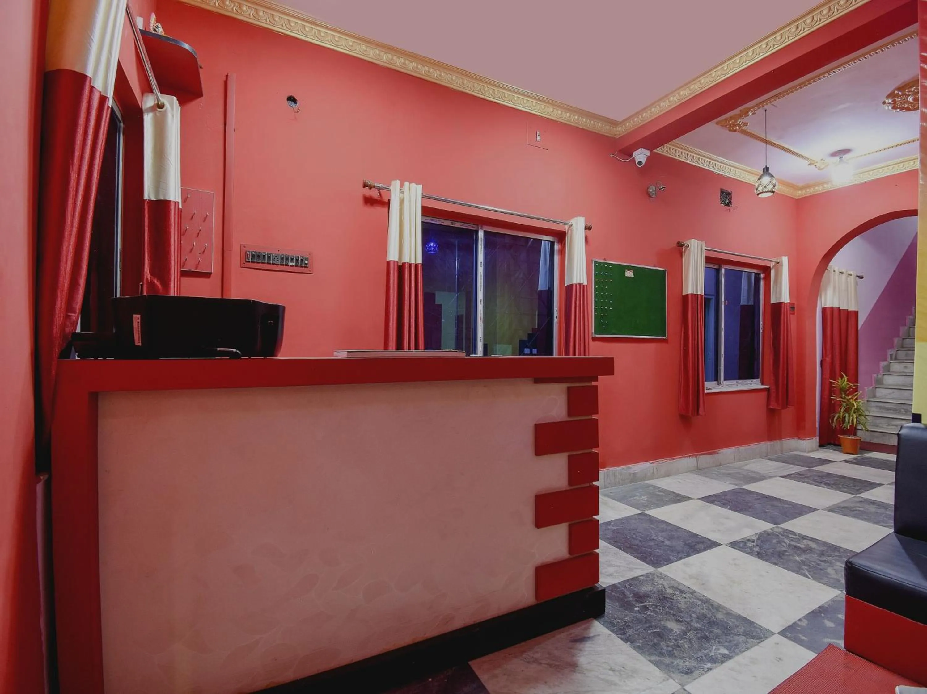 Lobby or reception in Hotel O Palki Palace Near Netaji Subhash Chandra Bose International Airport