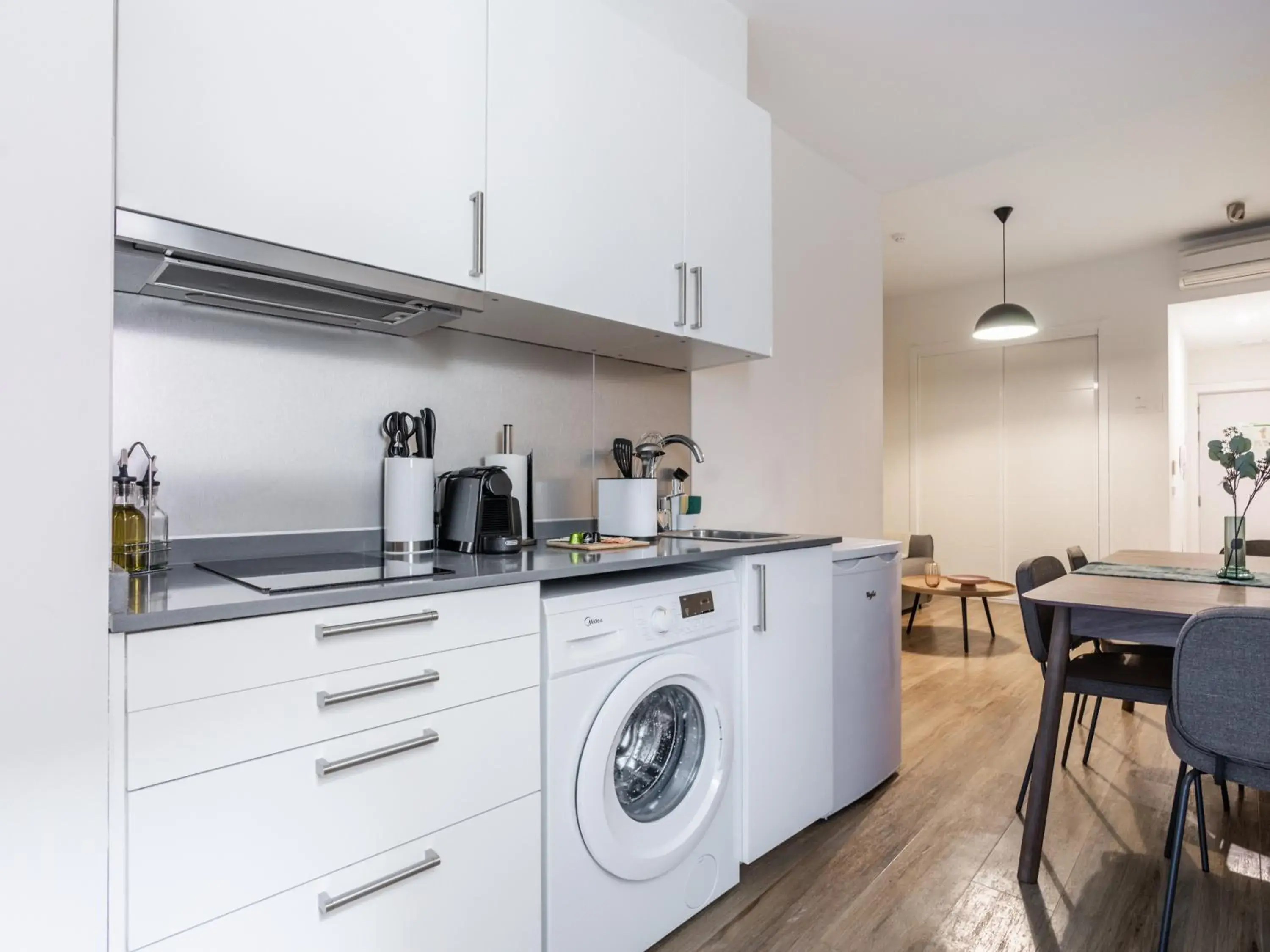 One-Bedroom Apartment - disability access in Limehome Madrid La Bolsa One-Bedroom Apartment - disability access in Limehome Madrid La Bolsa