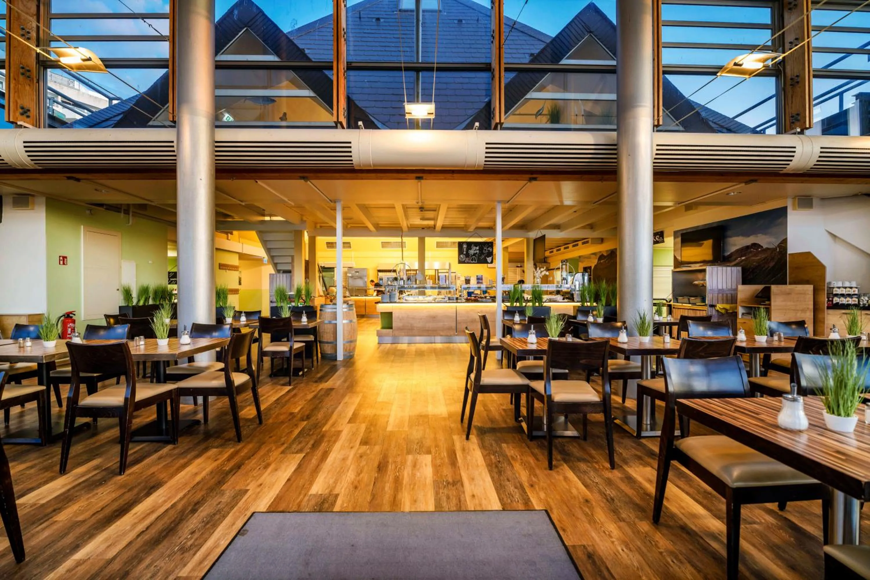 Restaurant/places to eat in Ostseehotel Midgard in Damp