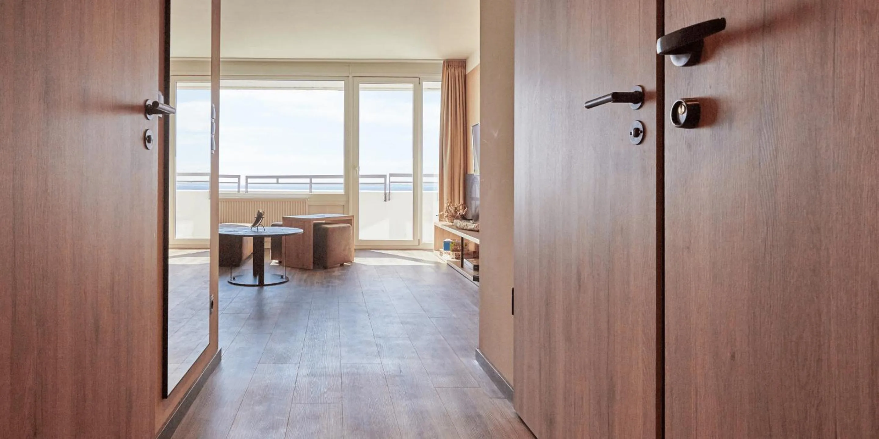 Family Suite with Sea View in Ostseehotel Midgard in Damp