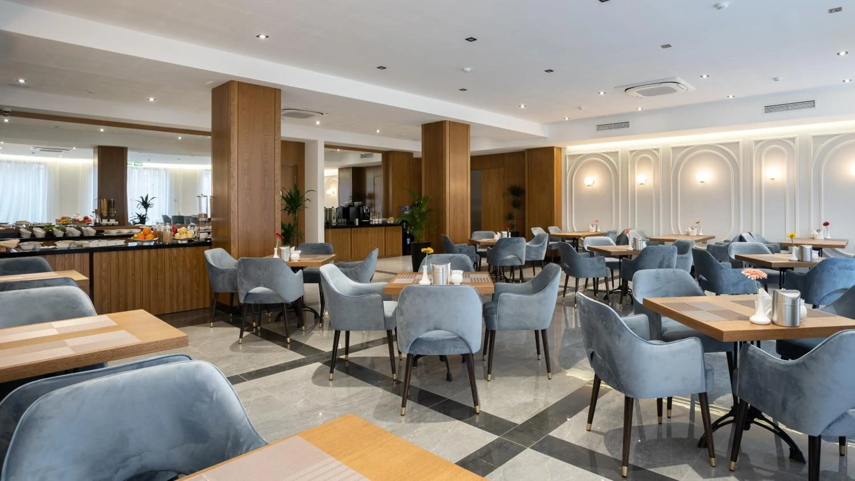 Restaurant/places to eat in HOTEL MODERNO & Spa