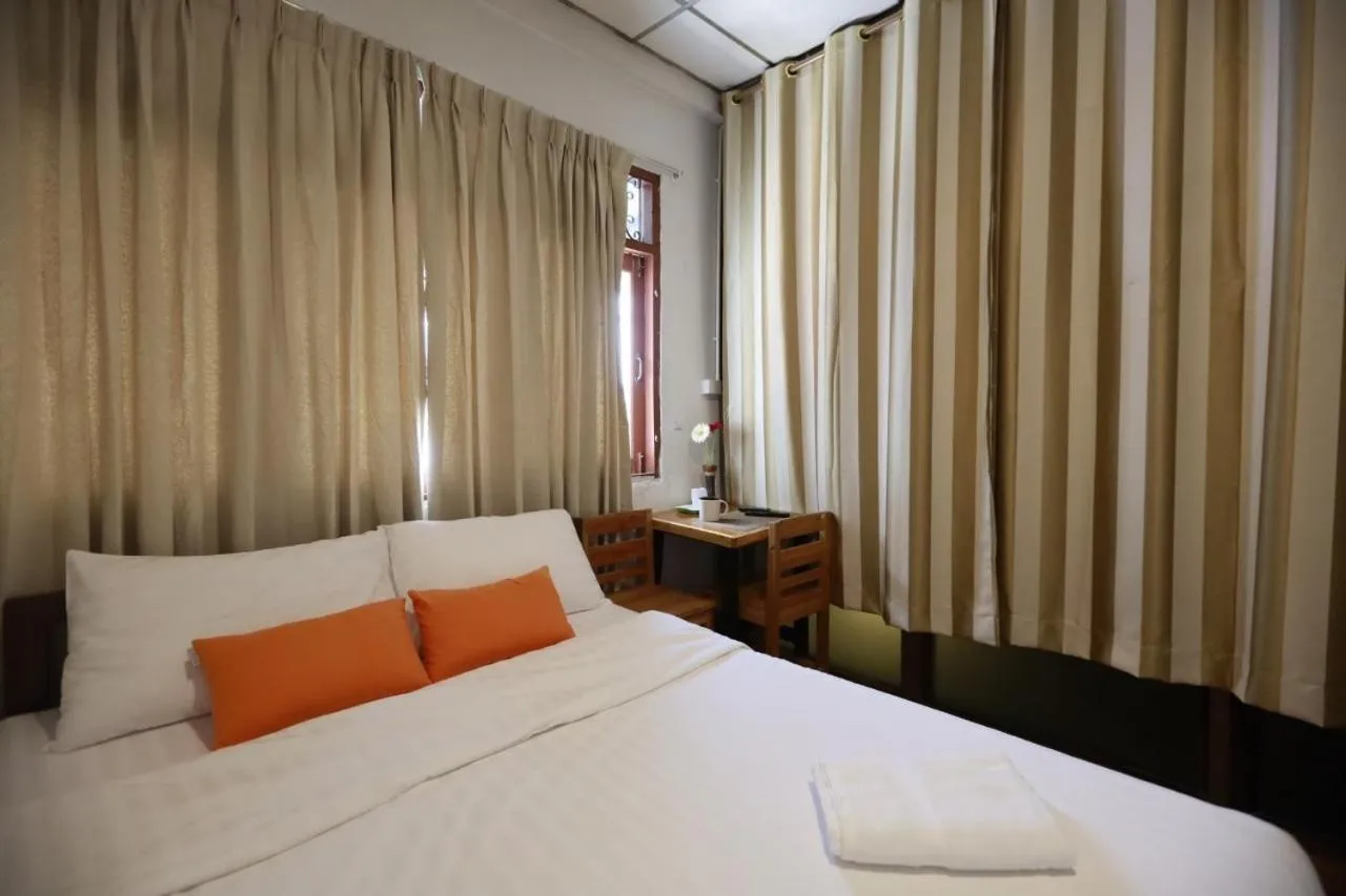 Photo of the whole room, Bed in Banana Hostel Donmuang