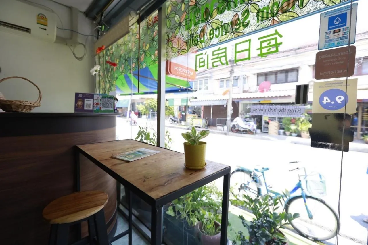 Day in Banana Hostel Donmuang