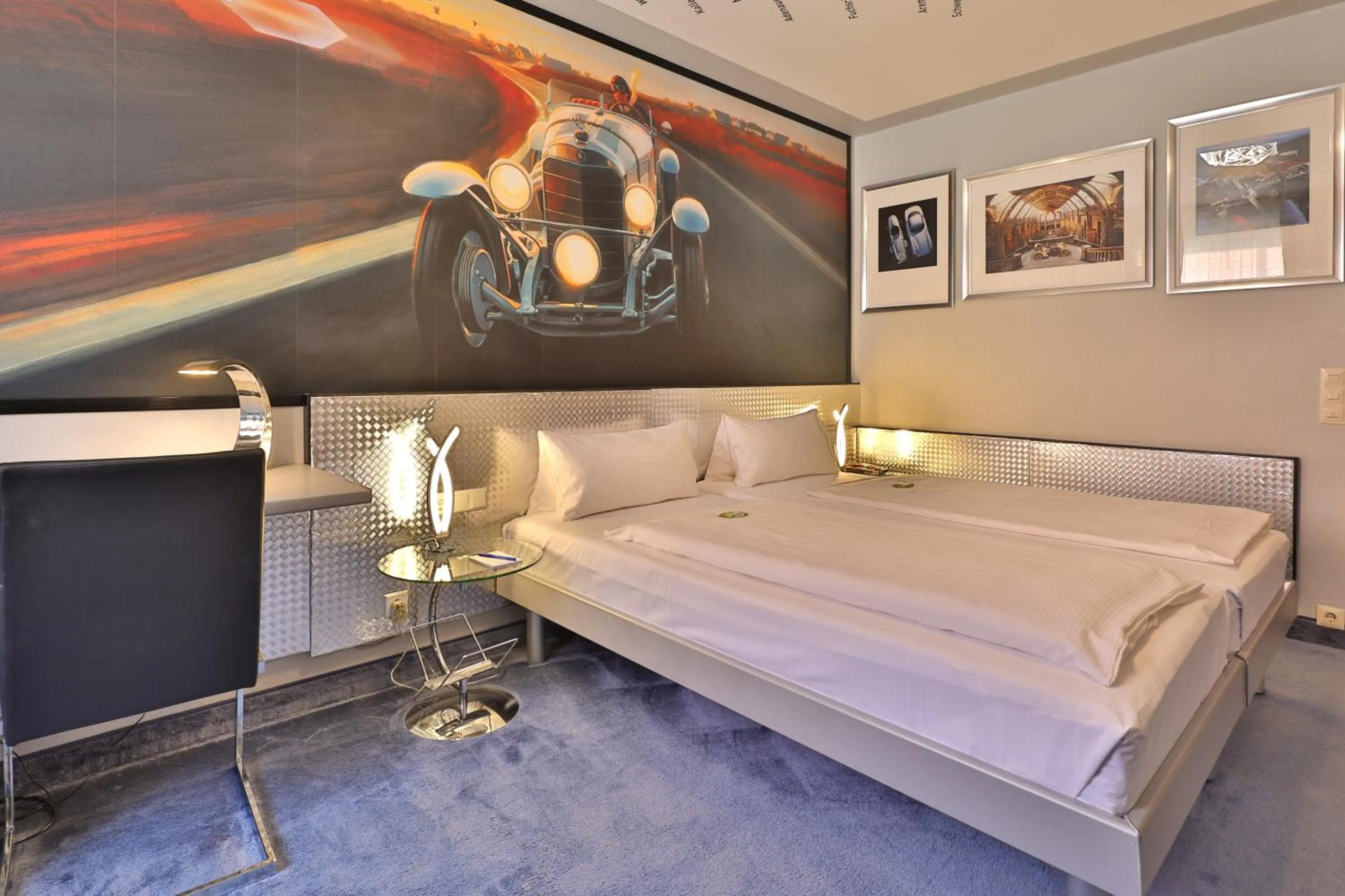 Bed in Aparthotel Deutschmeister