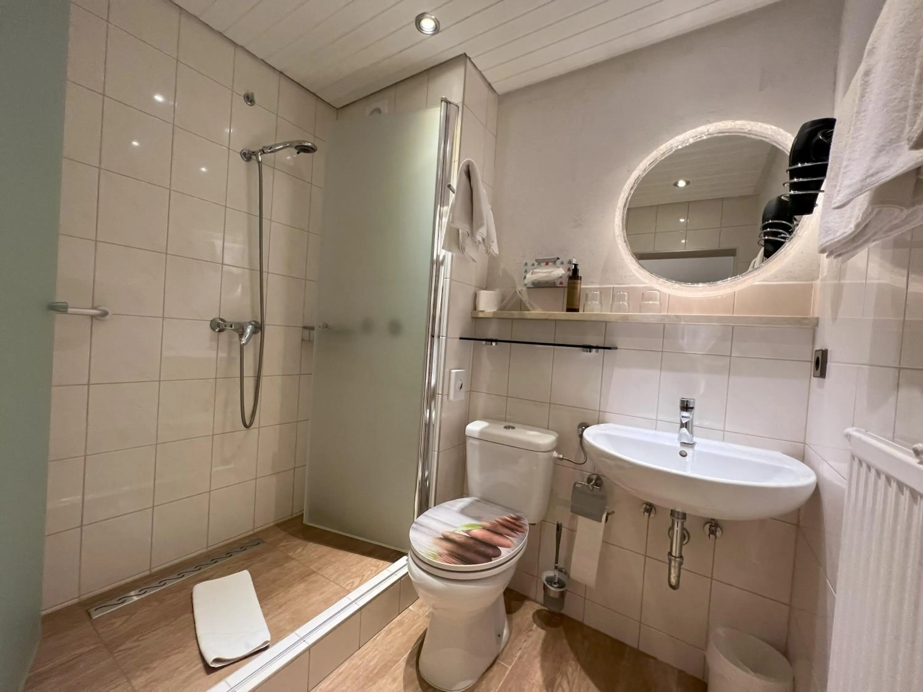 Bathroom in Aparthotel Deutschmeister