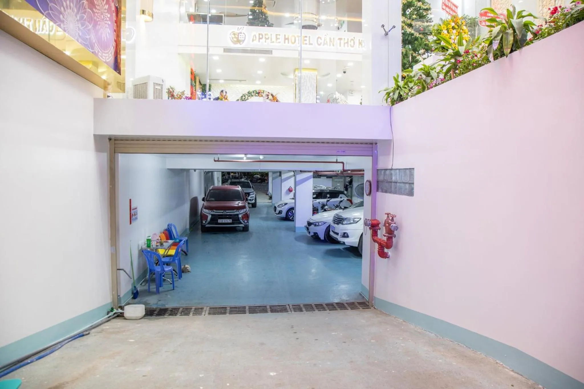 Parking in Apple Hotel