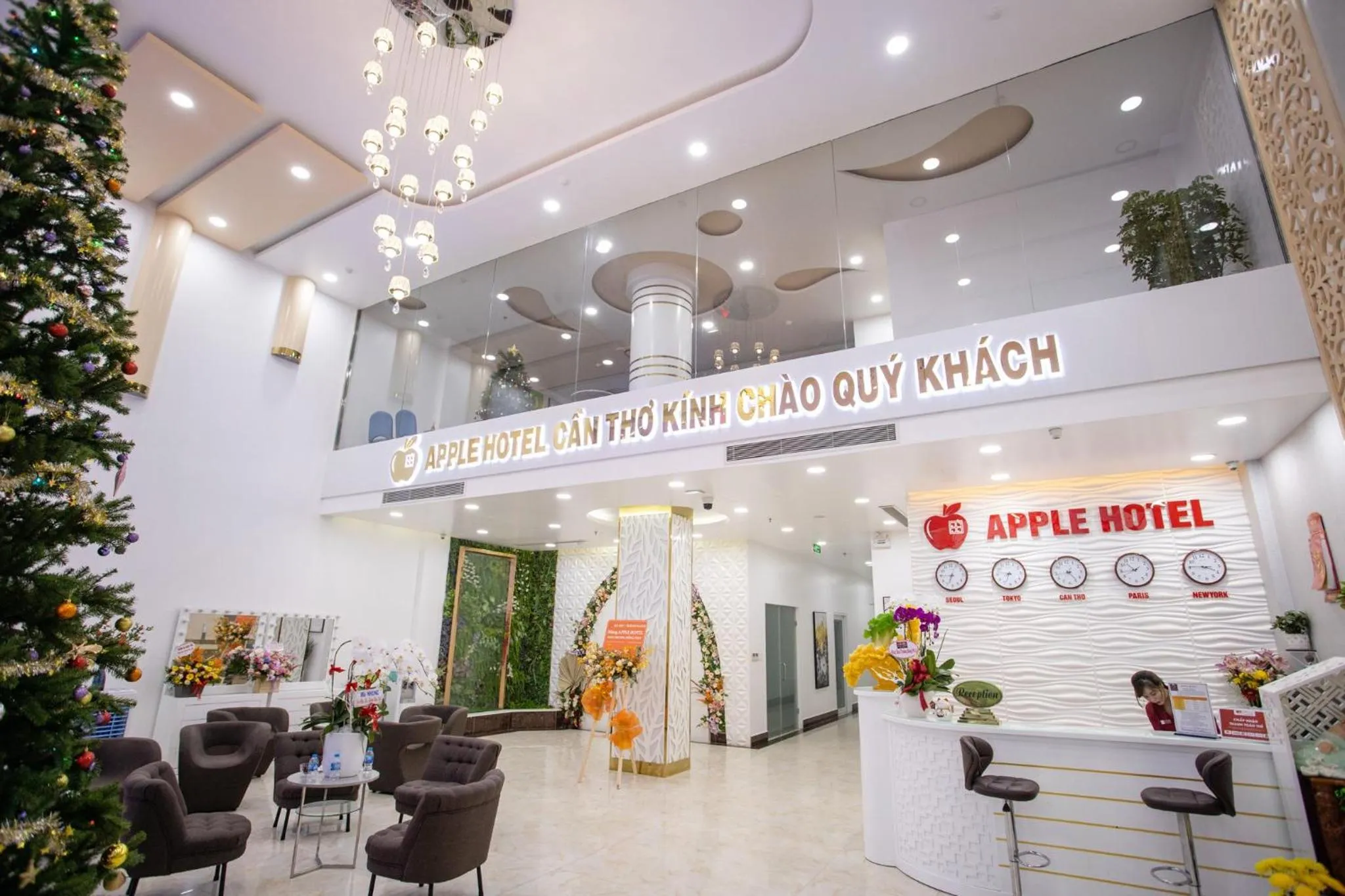 Facade/entrance in Apple Hotel