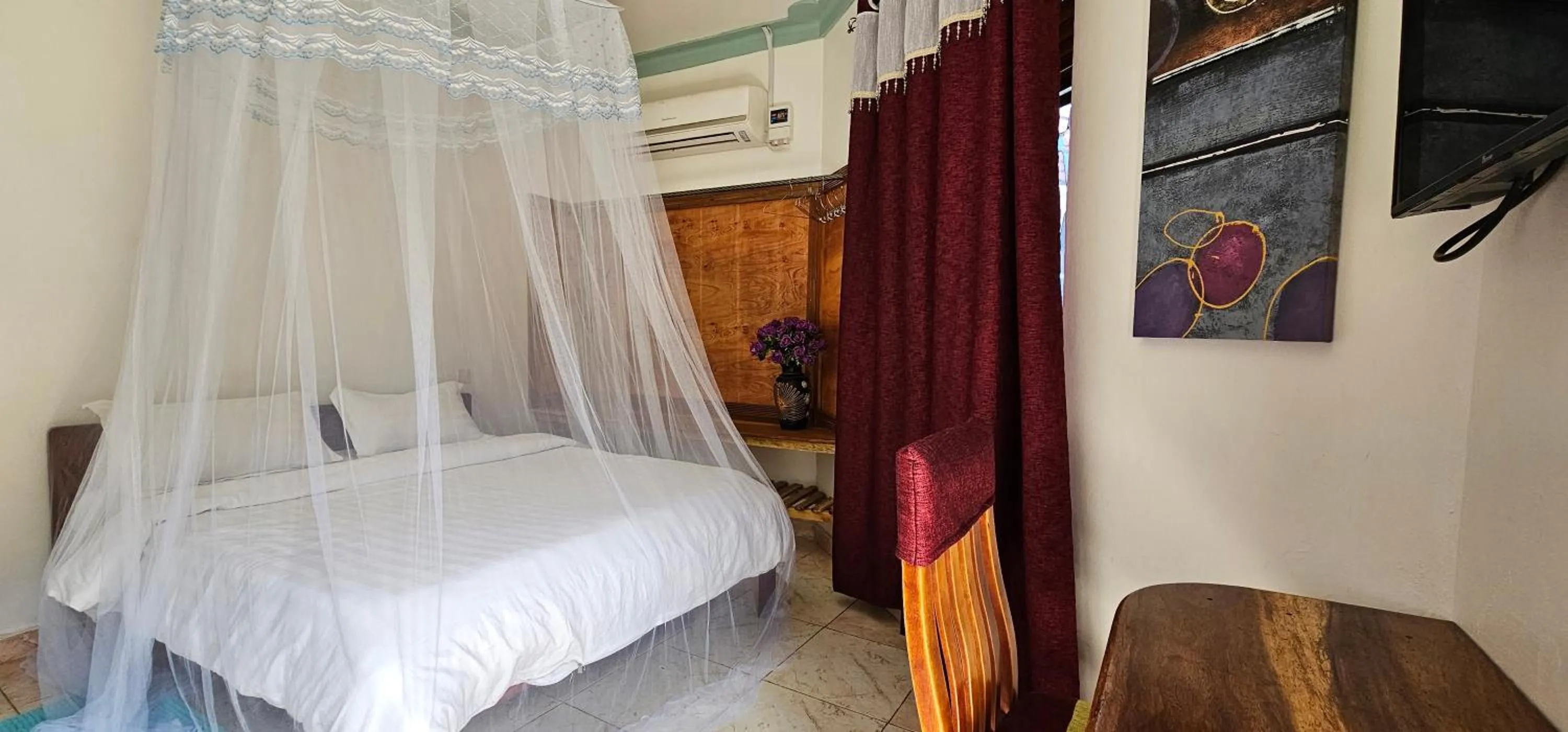 Bedroom, Bed in Northern Pearl