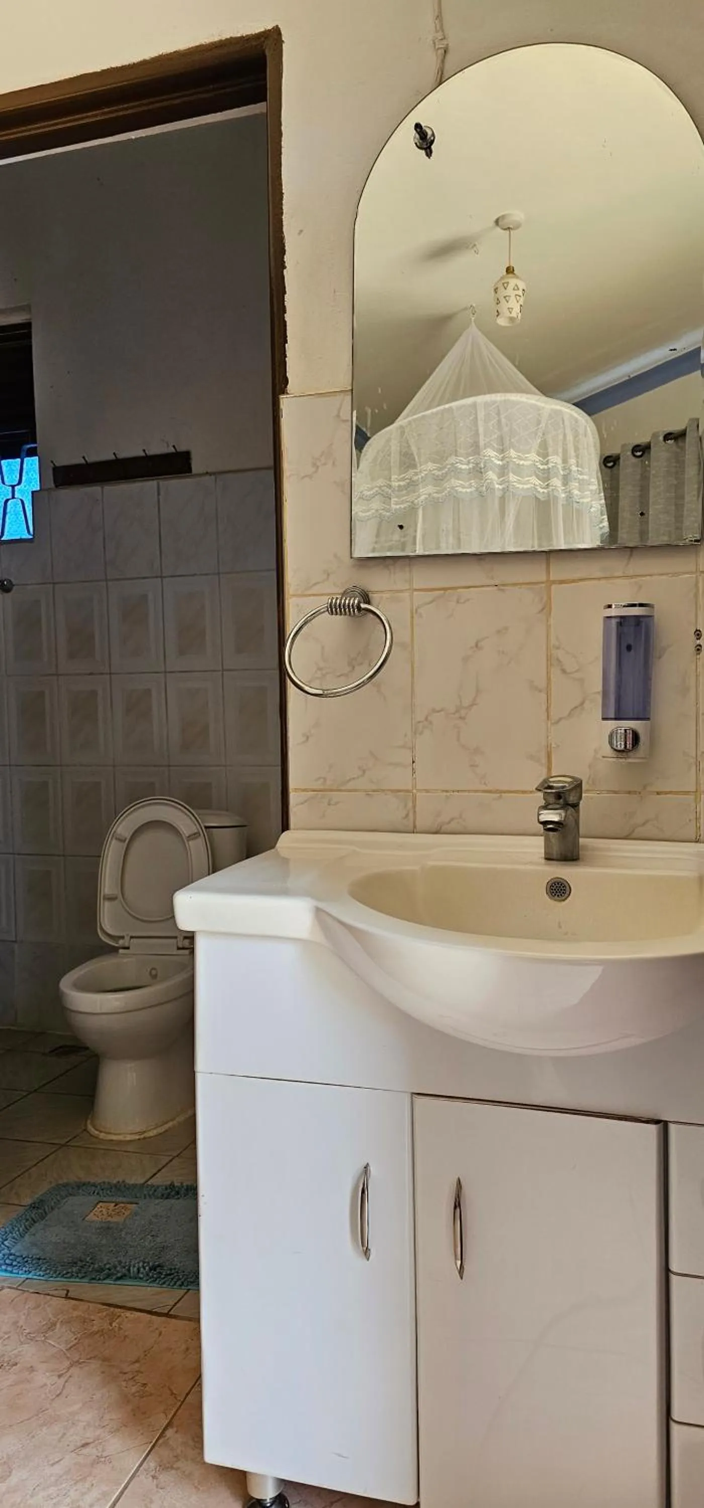 Bathroom in Northern Pearl