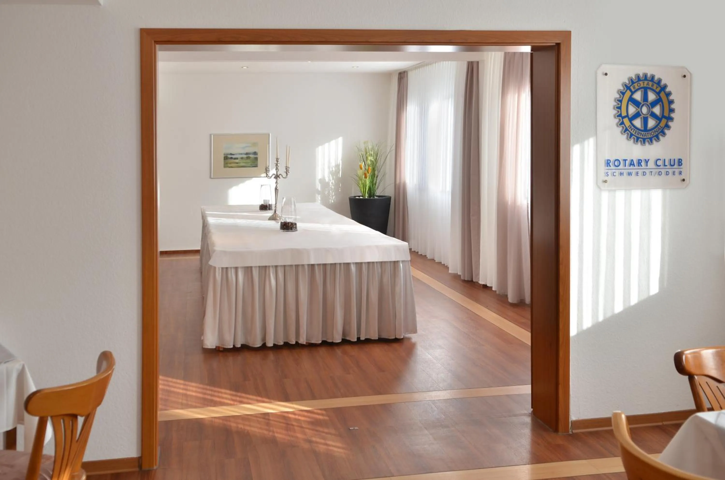 Banquet/Function facilities, Bed in centra Hotel