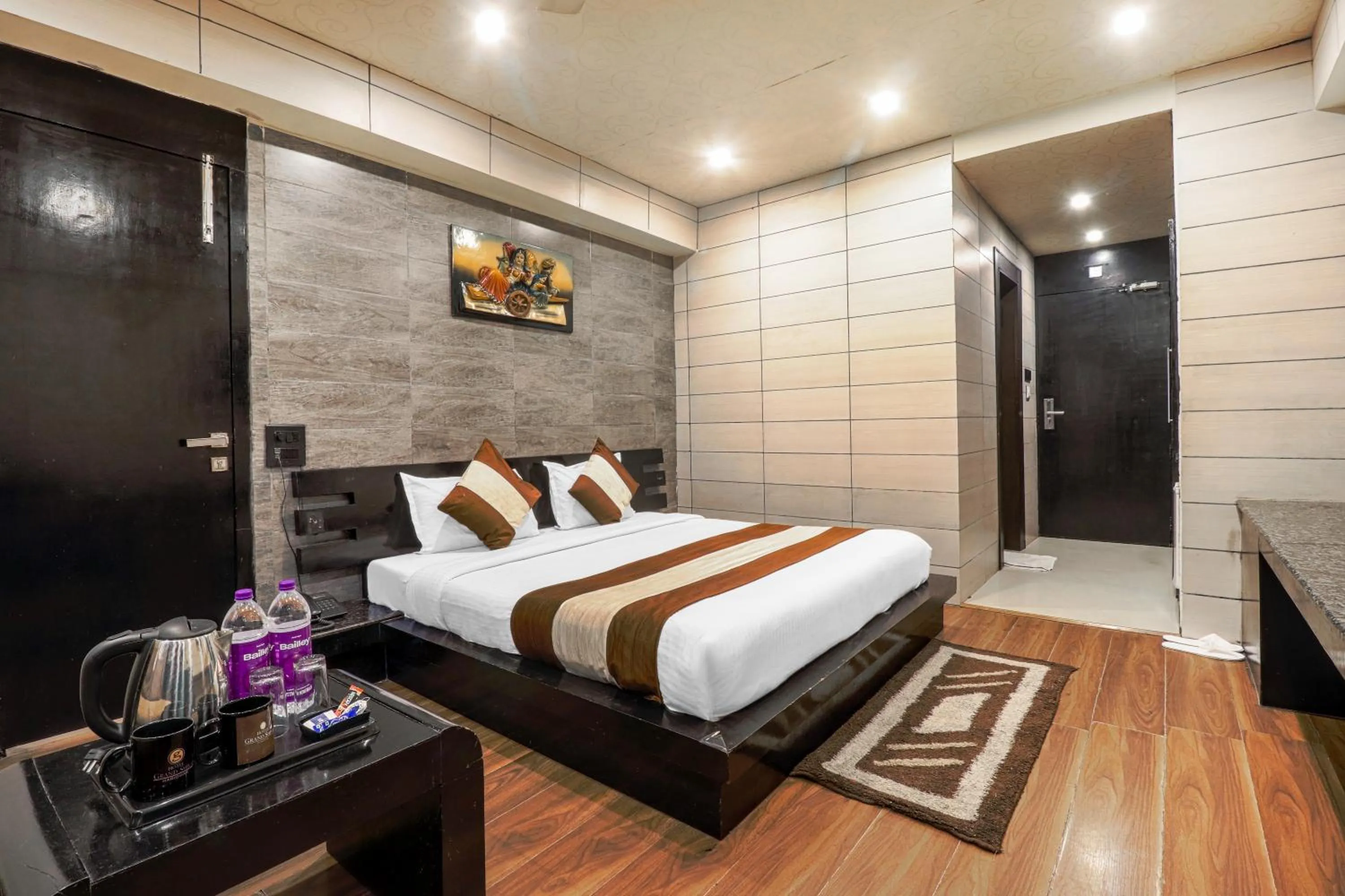 Bed in Oaktel Hotel Grand Shiva Near Ganga Ghat