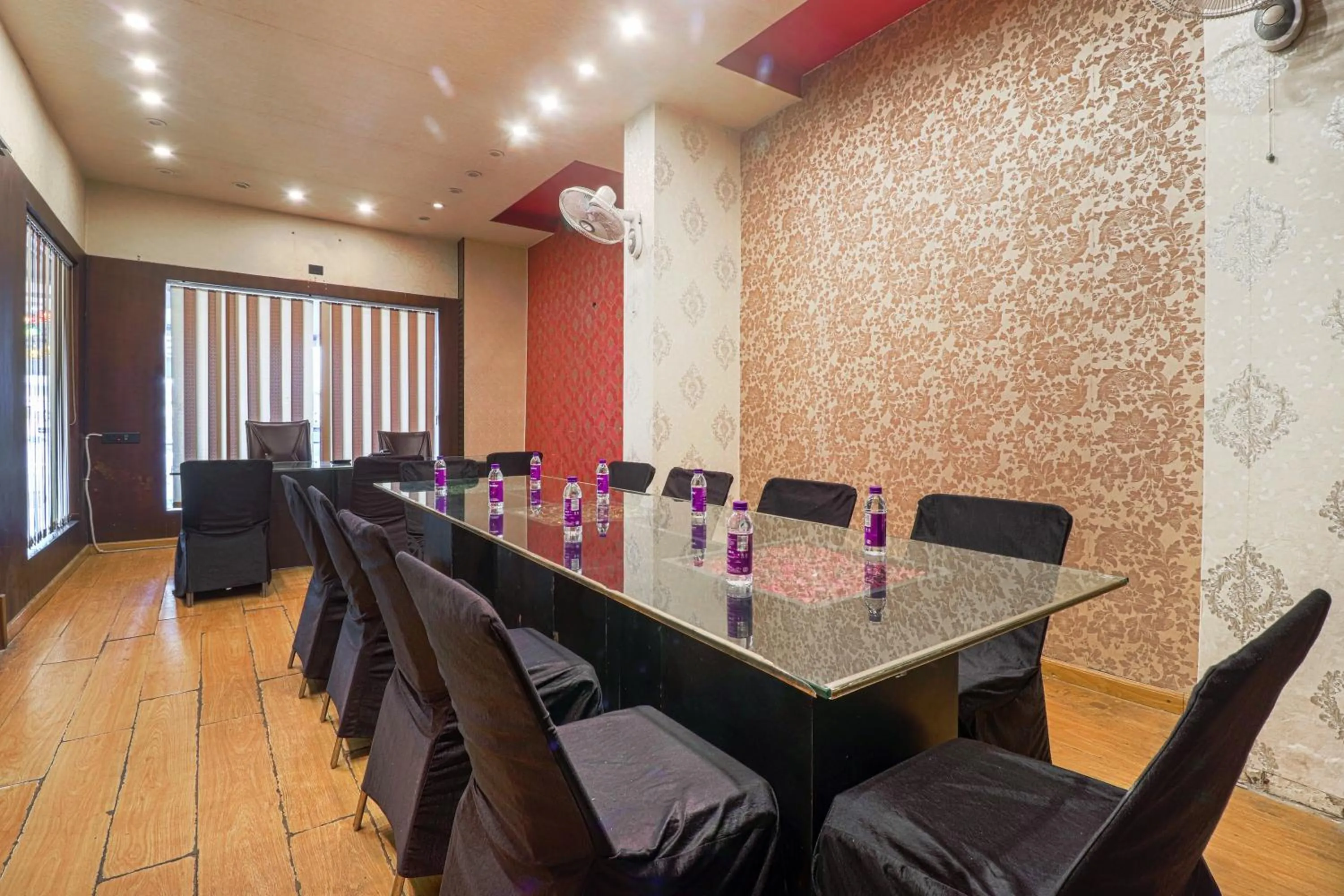Meeting/conference room in Oaktel Hotel Grand Shiva Near Ganga Ghat