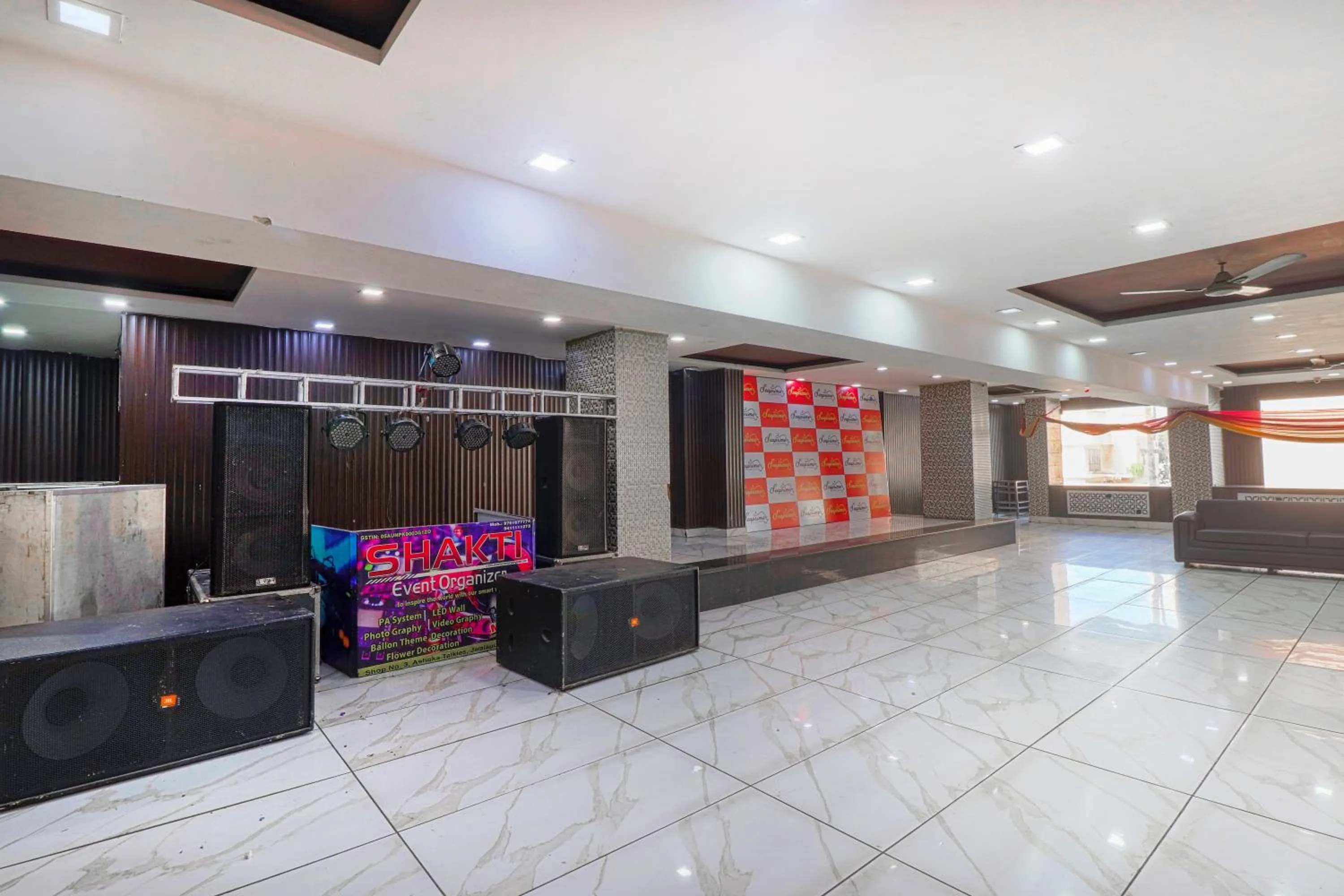 Banquet/Function facilities in Oaktel Hotel Grand Shiva Near Ganga Ghat