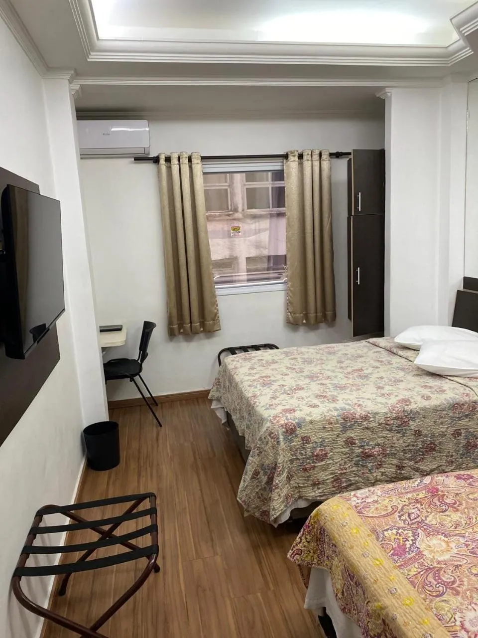 Bed in Hotel Calstar