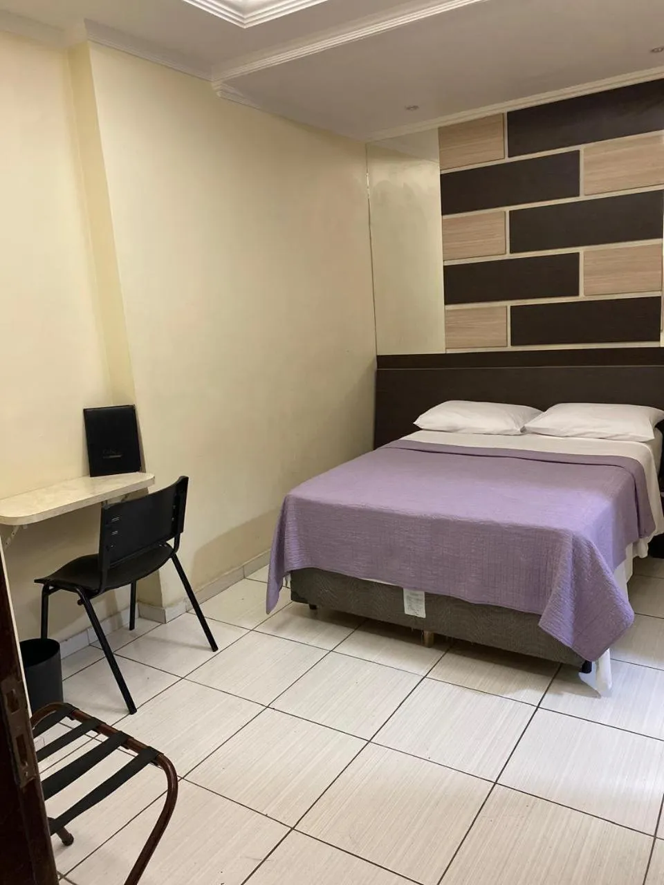 Bed in Hotel Calstar