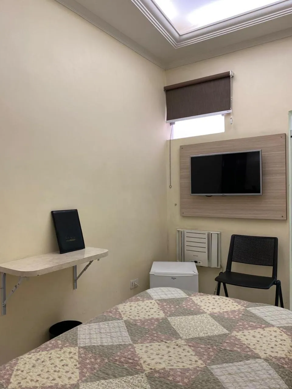 Bed in Hotel Calstar