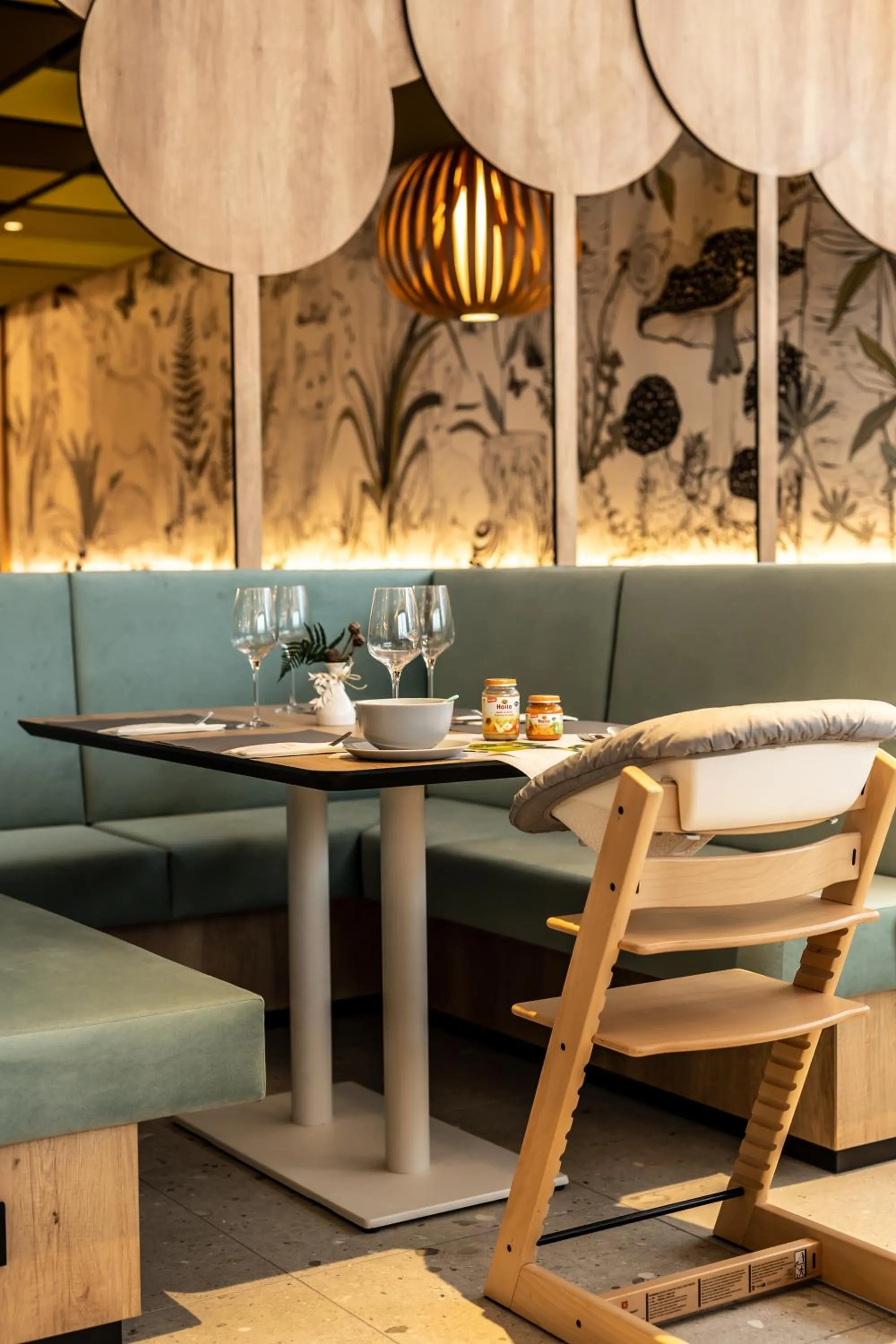 Restaurant/places to eat in Elldus Resort