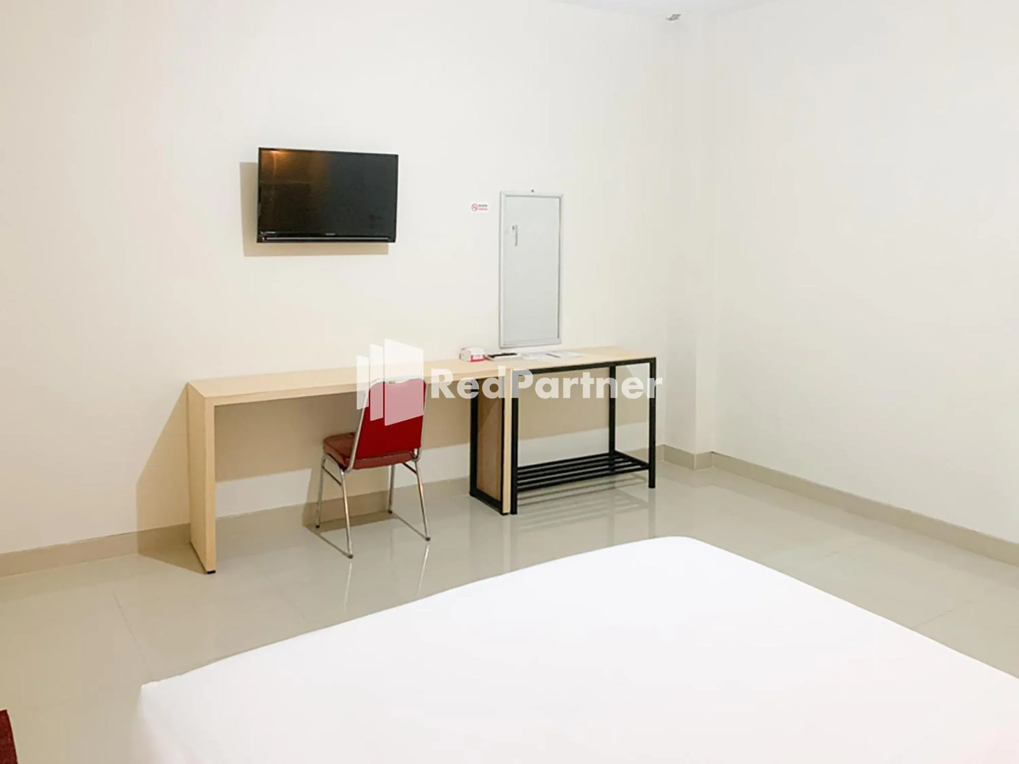 Bedroom in RedDoorz Syariah At Hotel Nuri Indah Dongkelan Yogyakarta