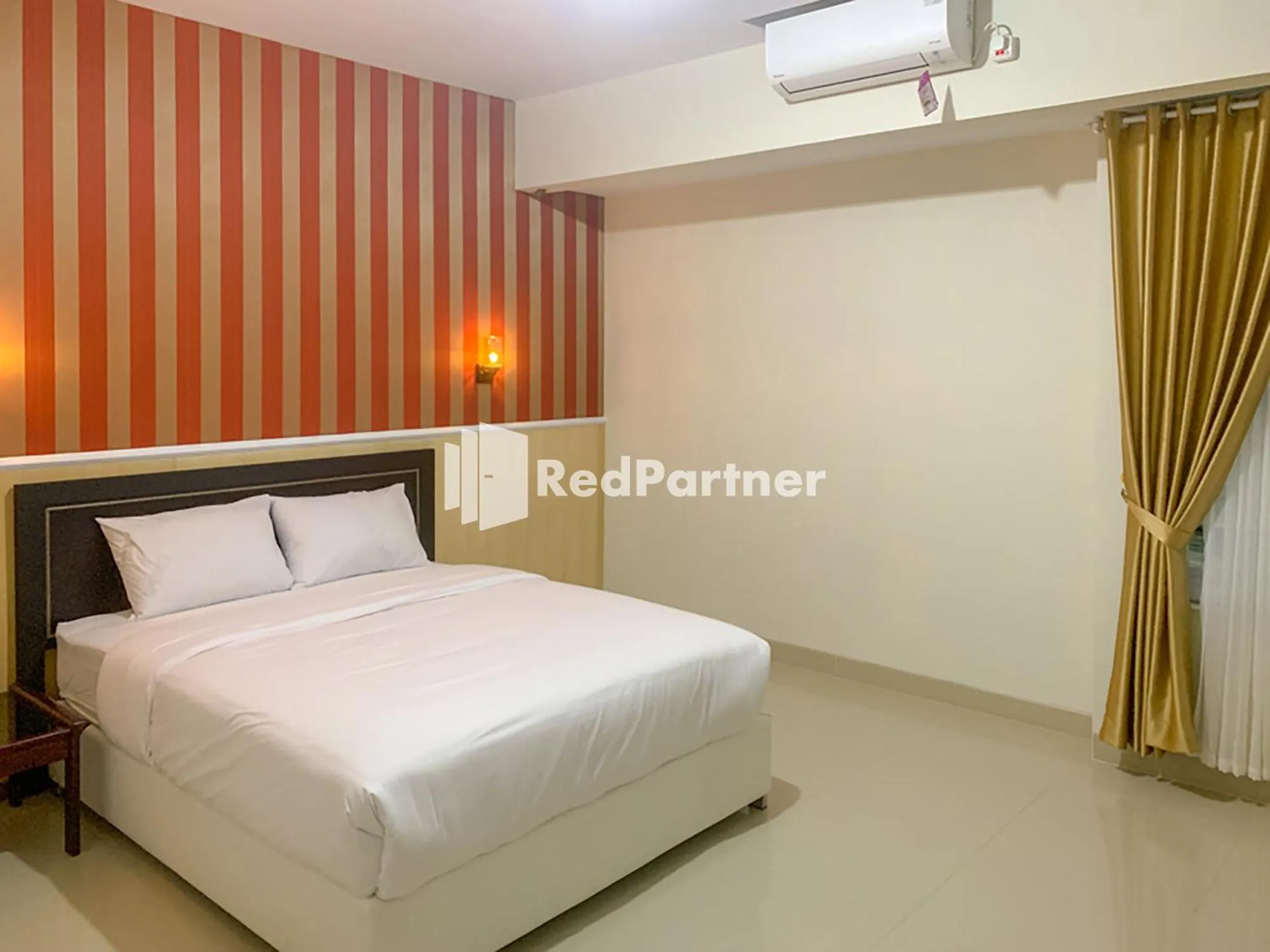 Bedroom in RedDoorz Syariah At Hotel Nuri Indah Dongkelan Yogyakarta