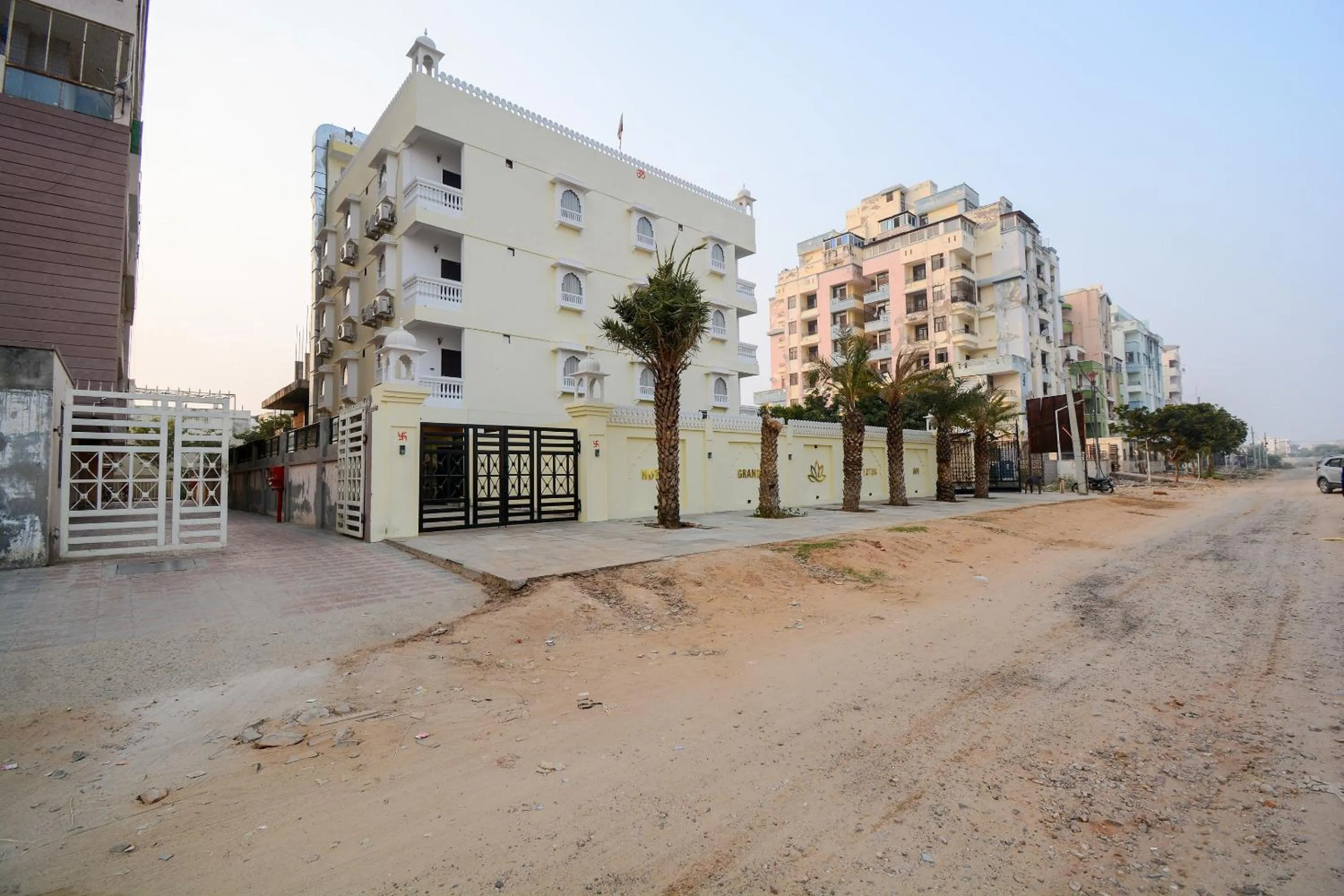 Facade/entrance in Hotel O Grand Lotus Inn