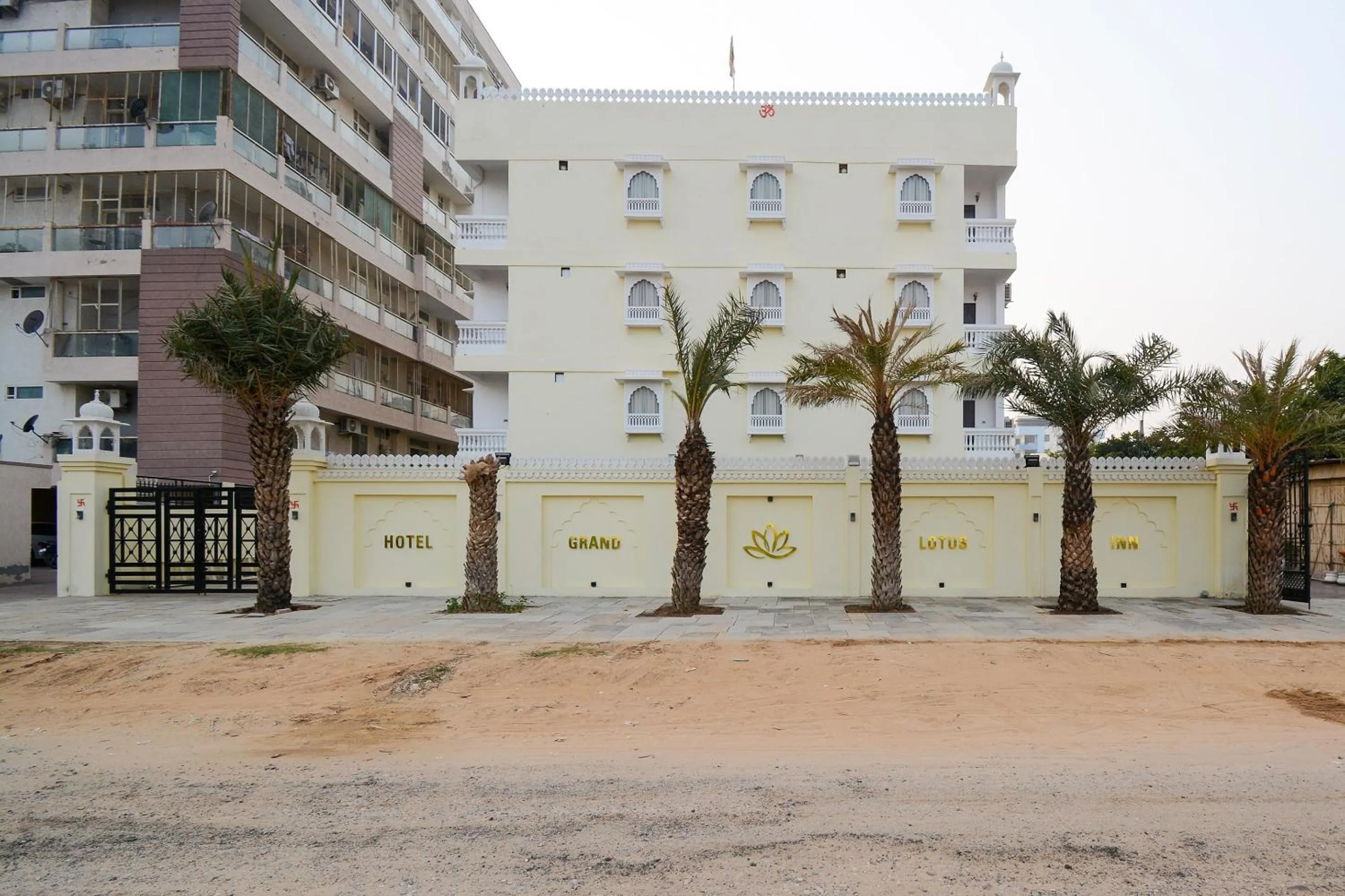 Facade/entrance in Hotel O Grand Lotus Inn