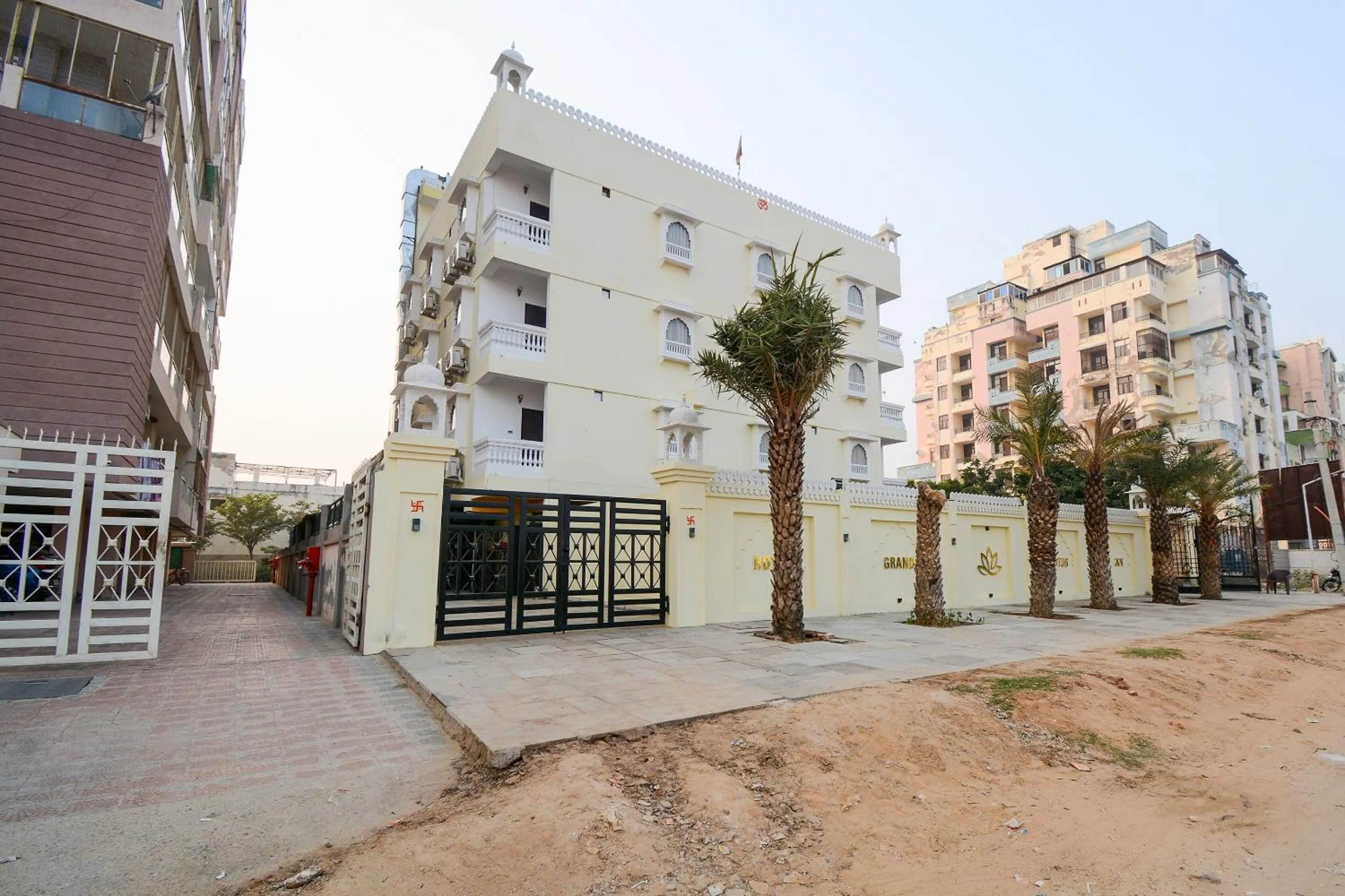 Property building in Hotel O Grand Lotus Inn