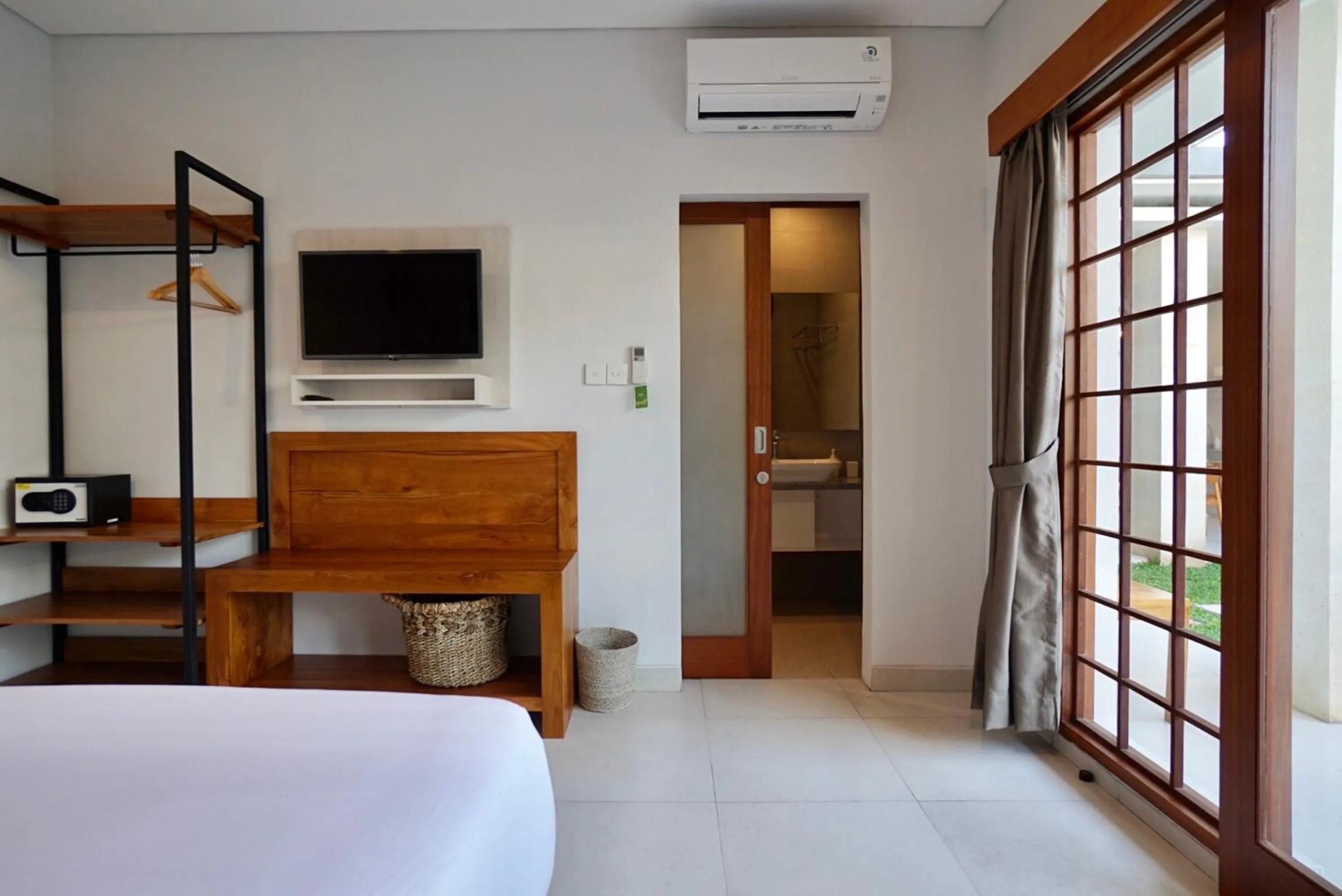 Bedroom, Bed in Belle Astina