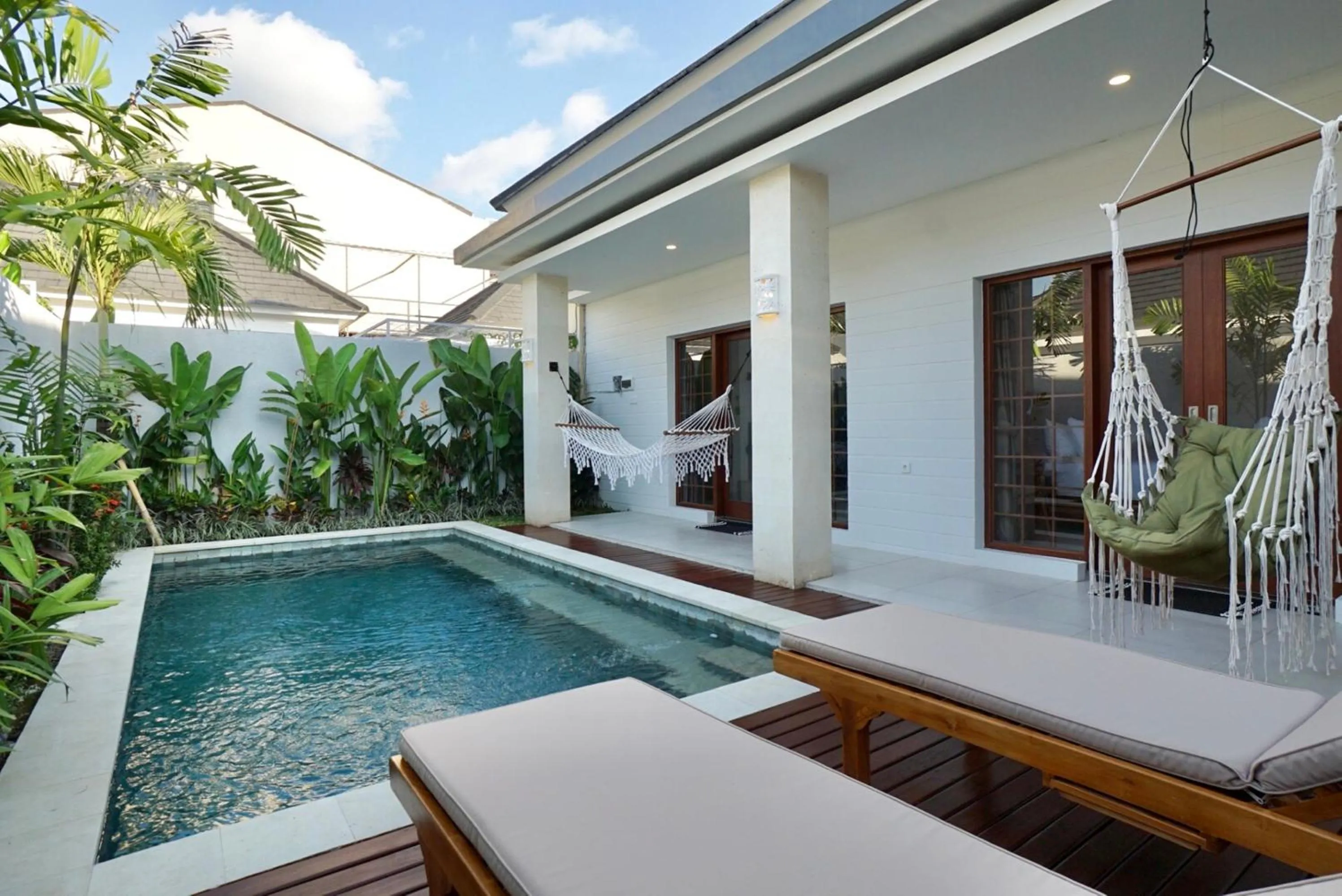 Swimming pool in Belle Astina