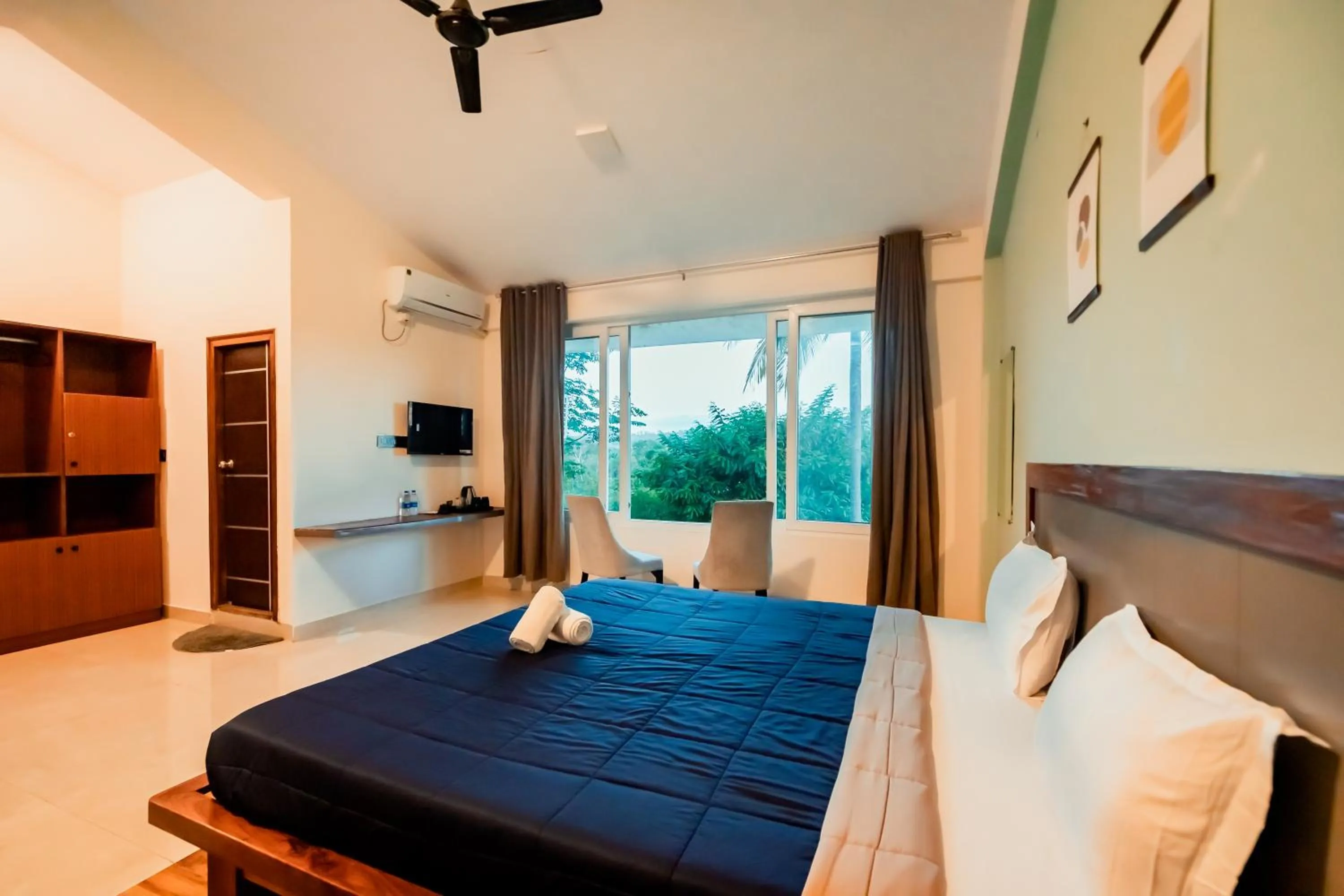 Bed in Commune18 Resort Chikmagalur