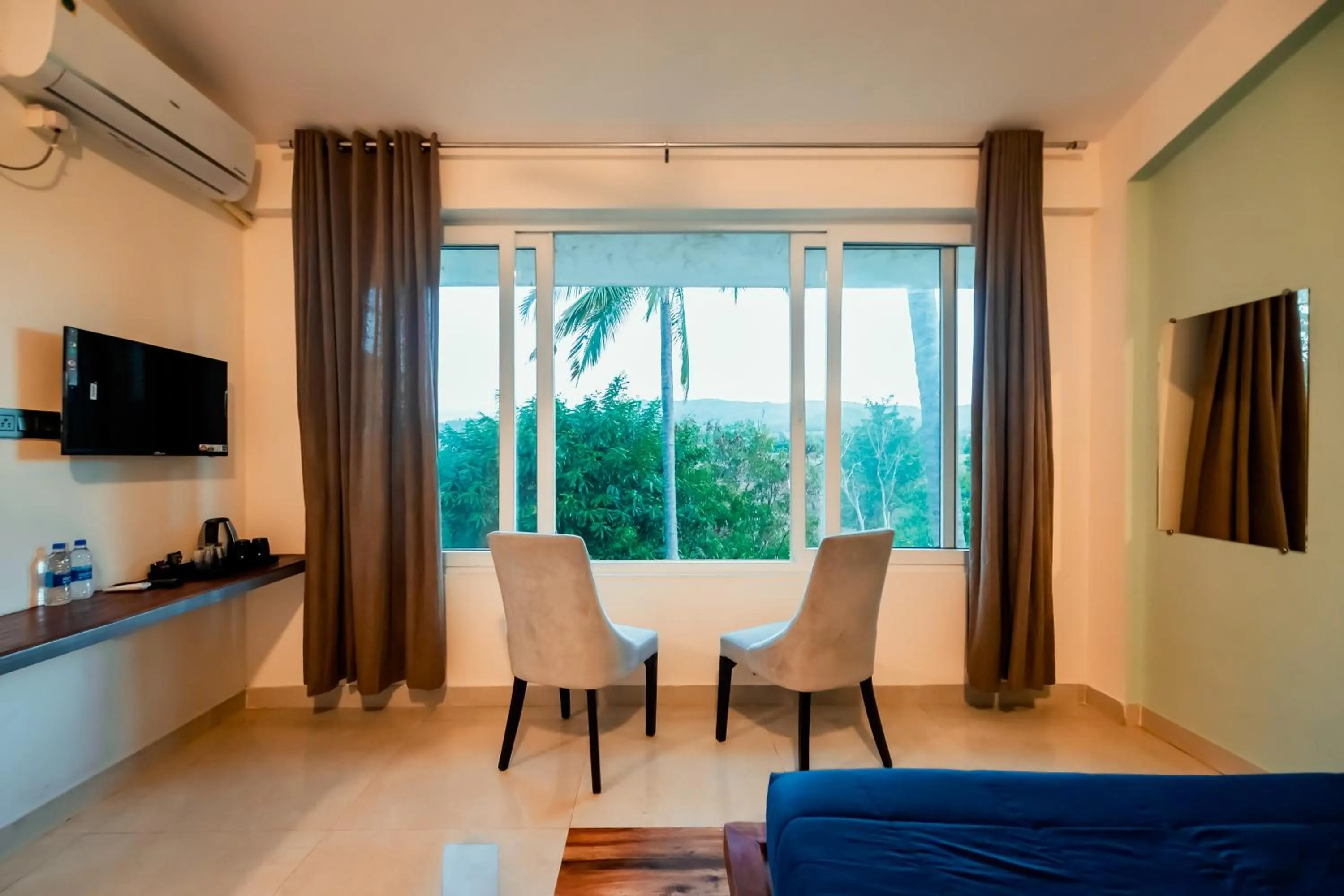 TV and multimedia in Commune18 Resort Chikmagalur