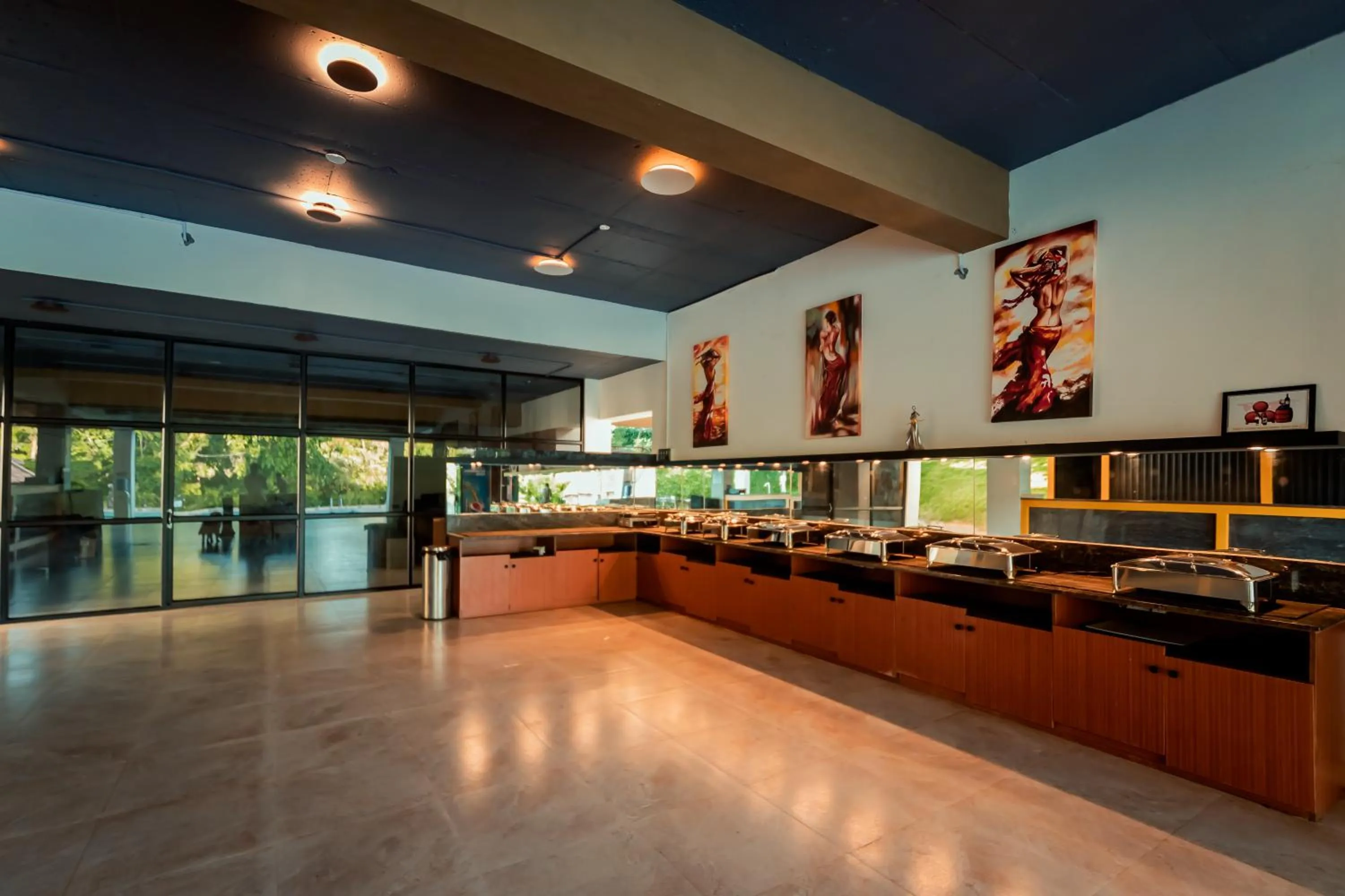 Restaurant/places to eat in Commune18 Resort Chikmagalur