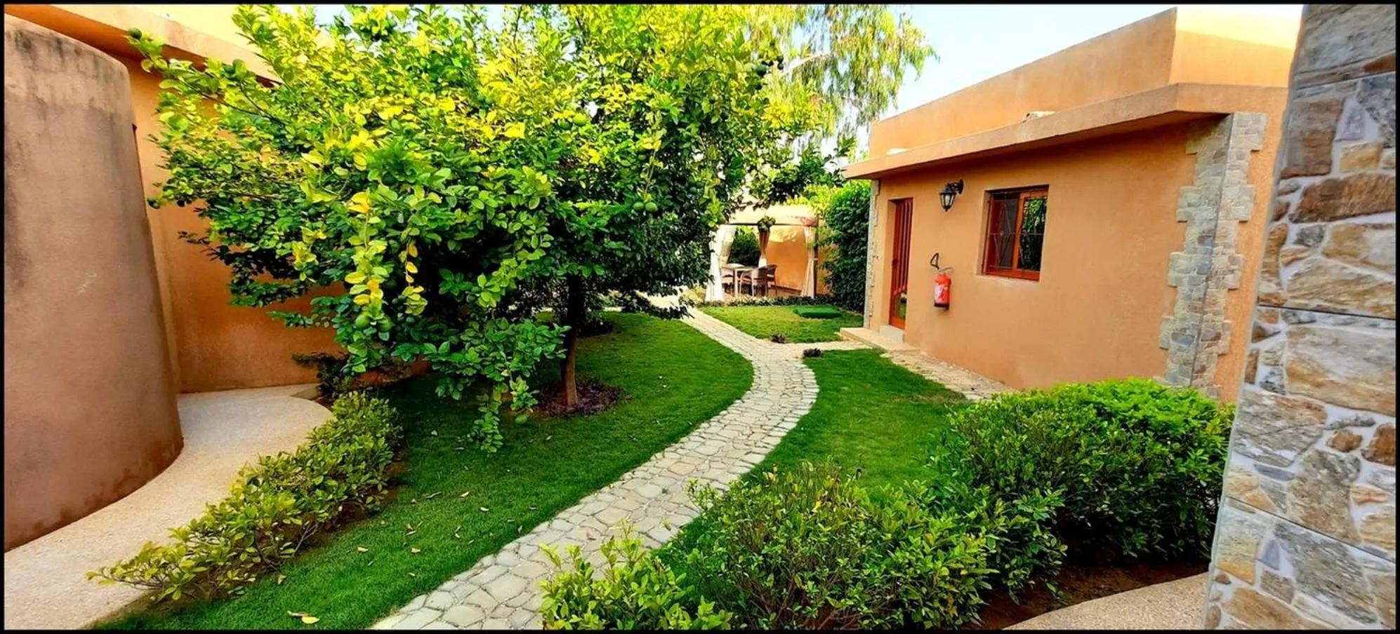 Garden in Hôtel La Belle Etoile & SPA