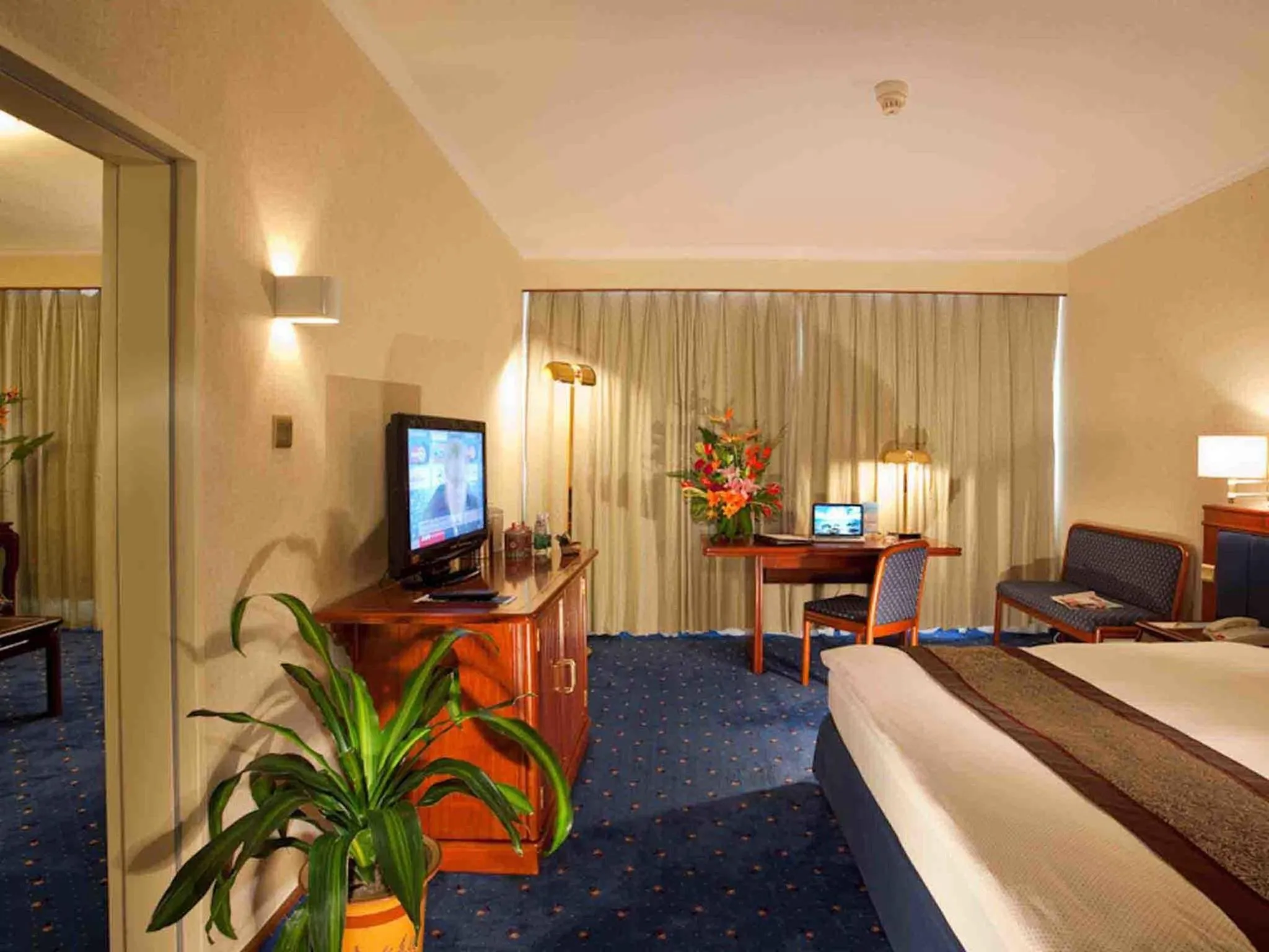 Decorative detail, Bed in CITIC Hotel Beijing Airport