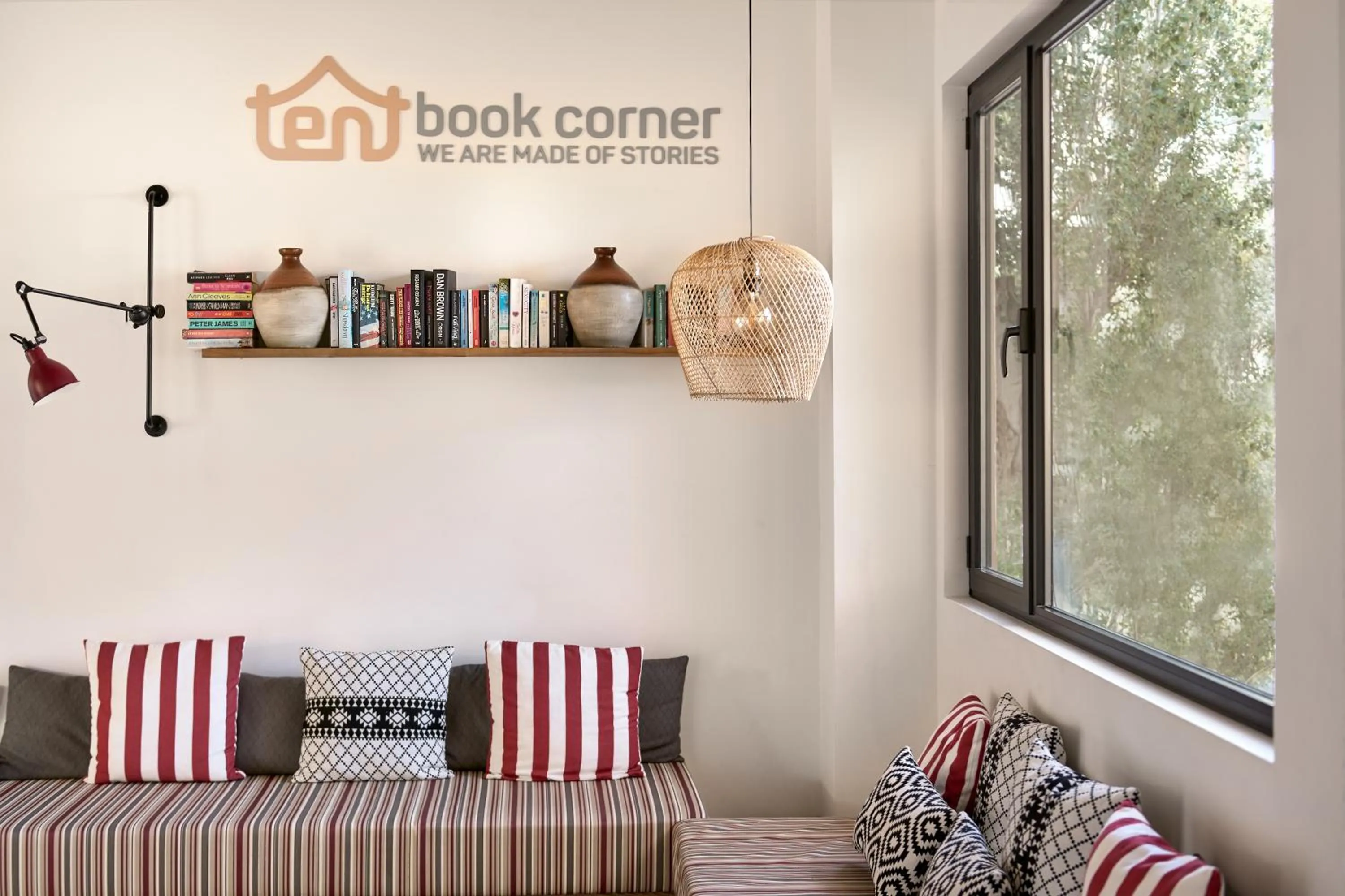 Library in tent Palmanova