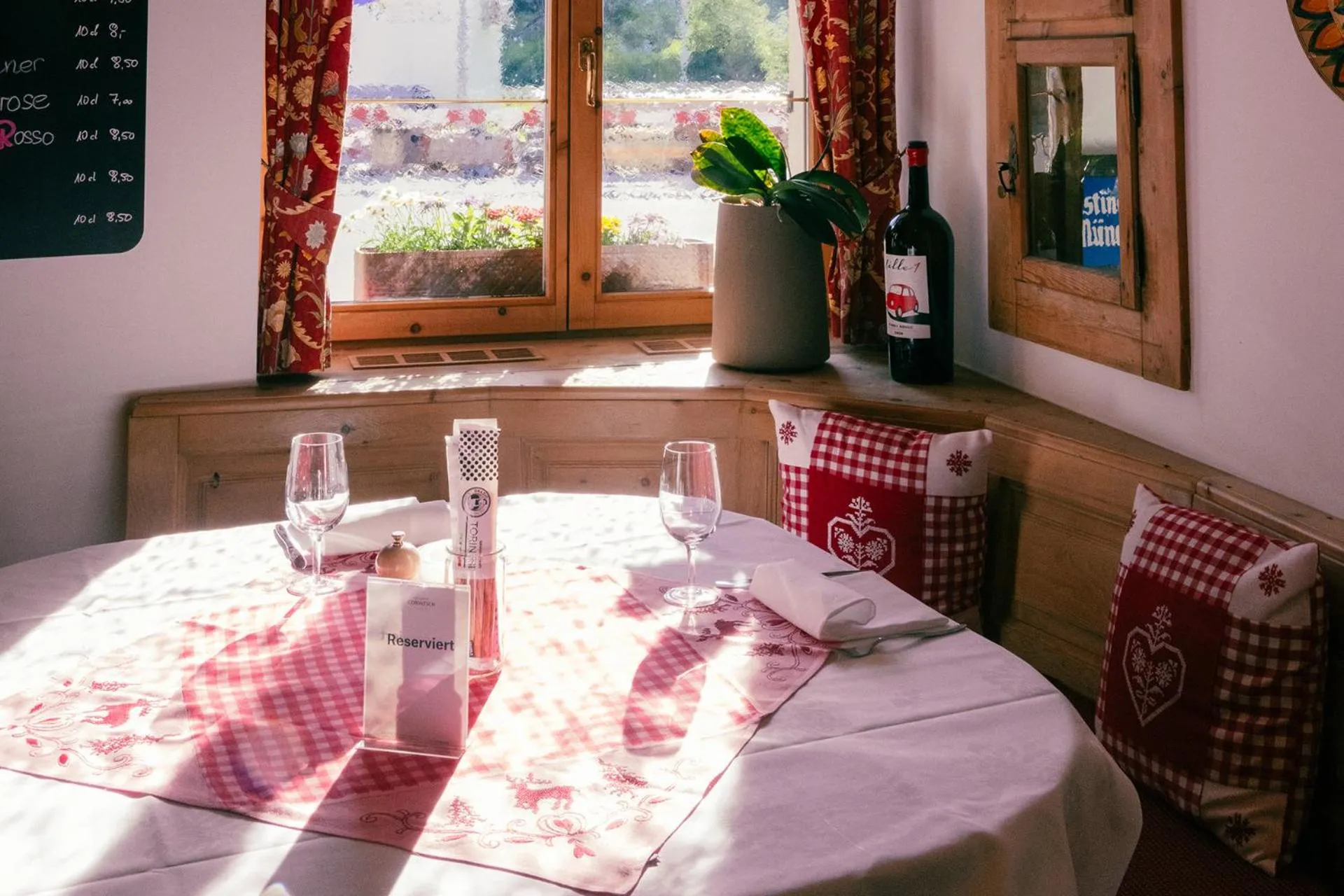 Restaurant/places to eat in Hotel Corvatsch - Web Check-in