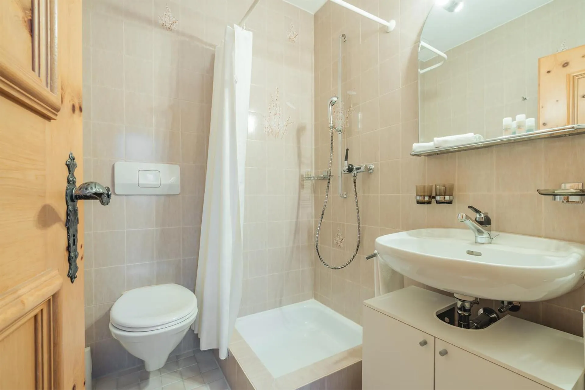 Bathroom in Hotel Corvatsch - Web Check-in