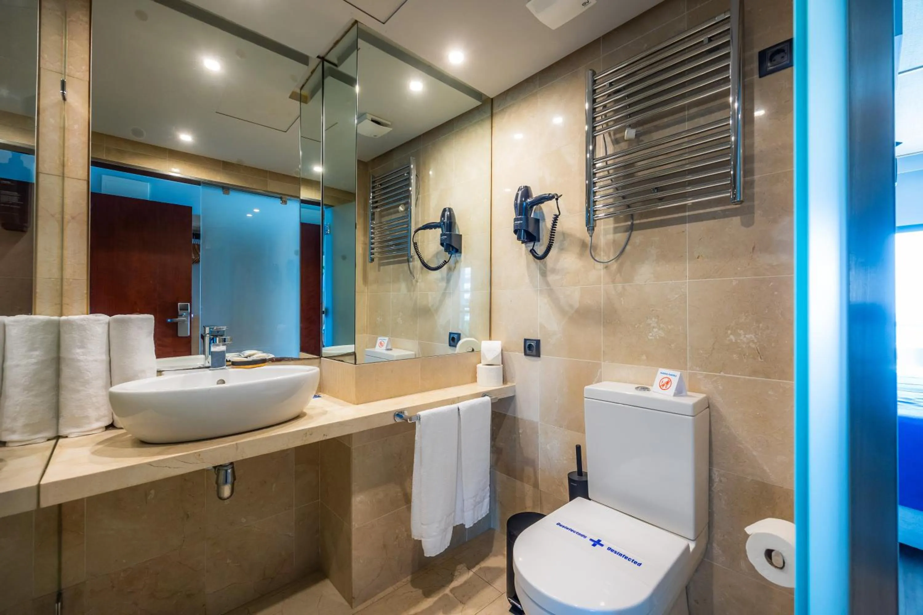 Bathroom in Marins Suites - Adults Only Hotel