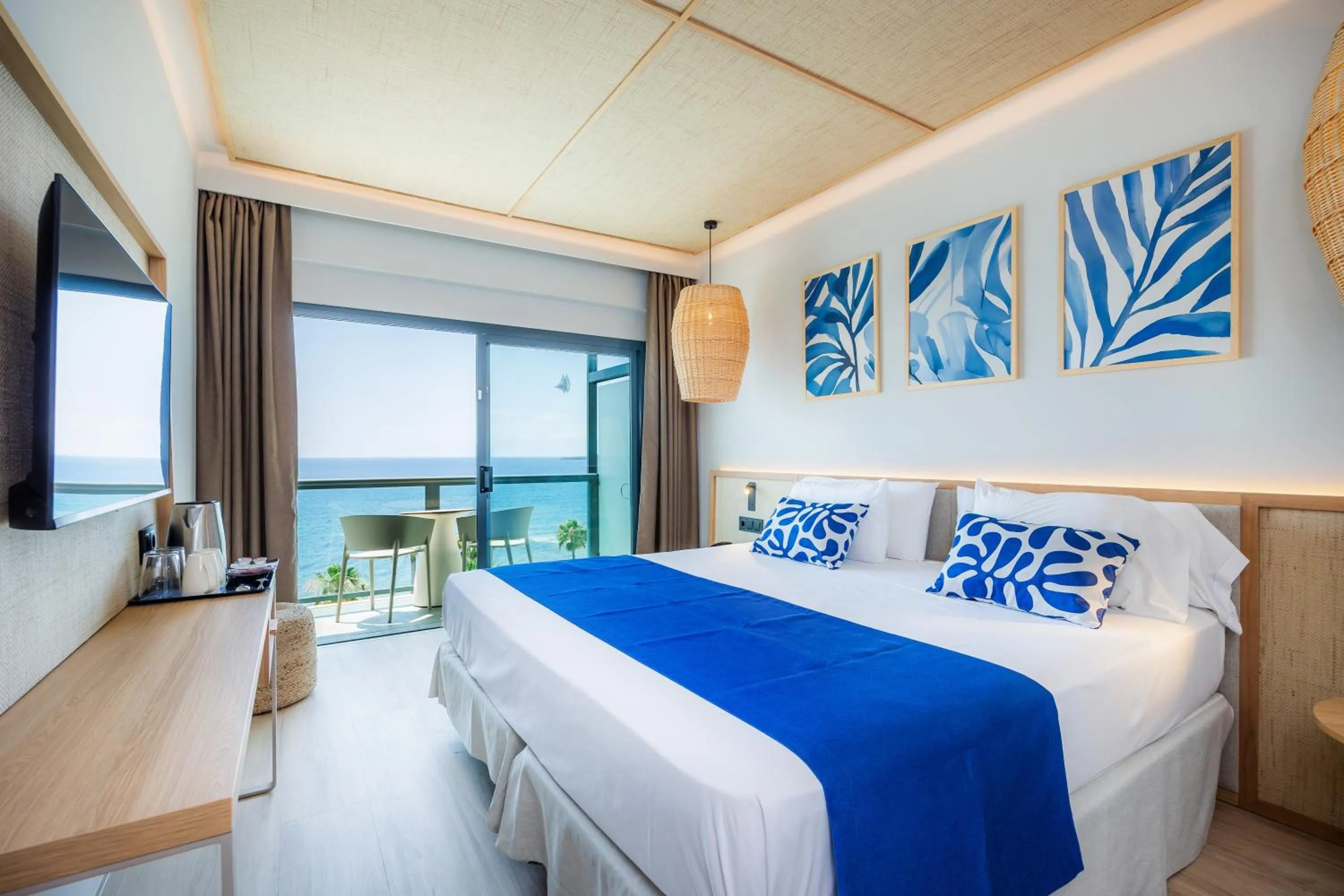 Bed in Marins Suites - Adults Only Hotel