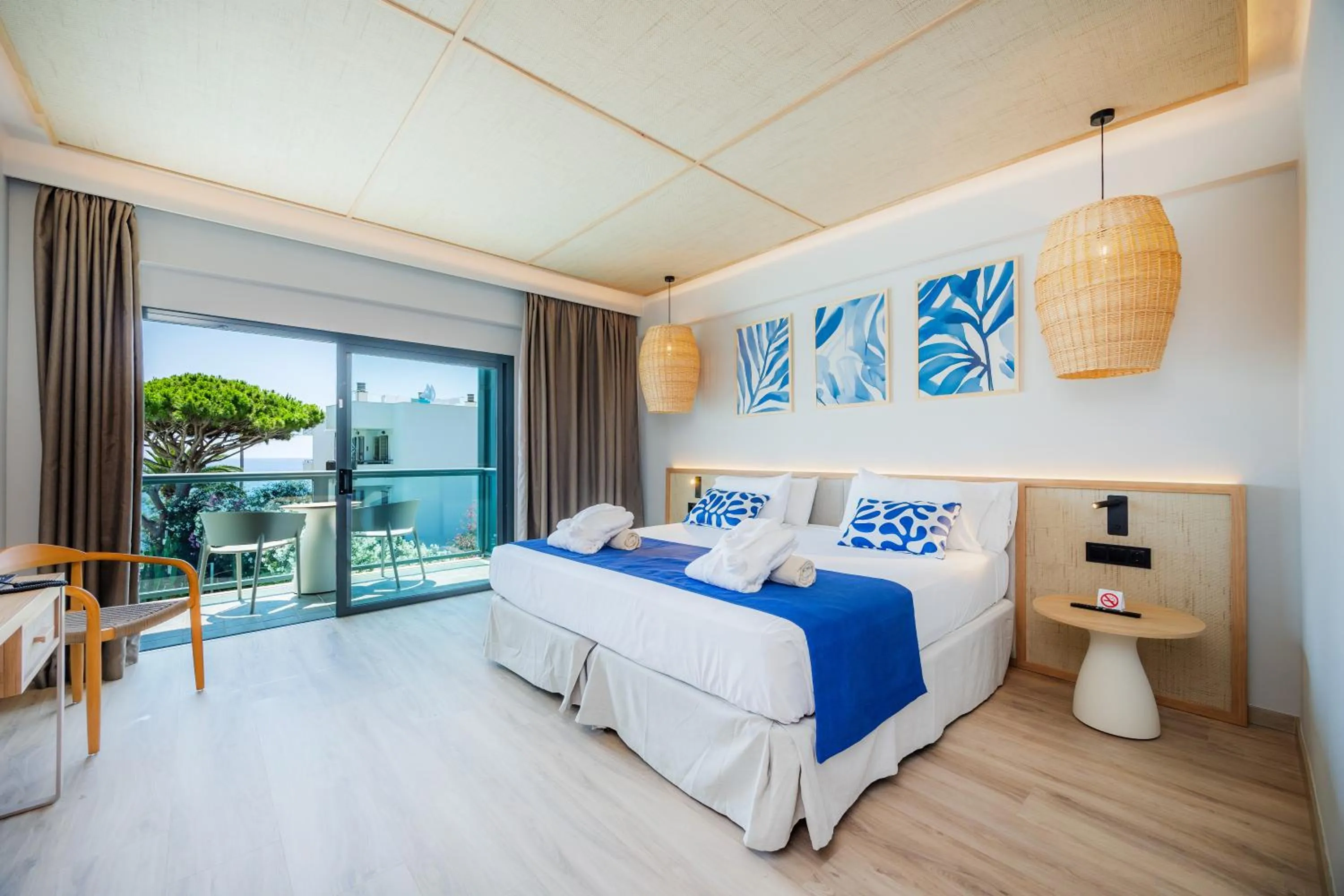 Bed in Marins Suites - Adults Only Hotel