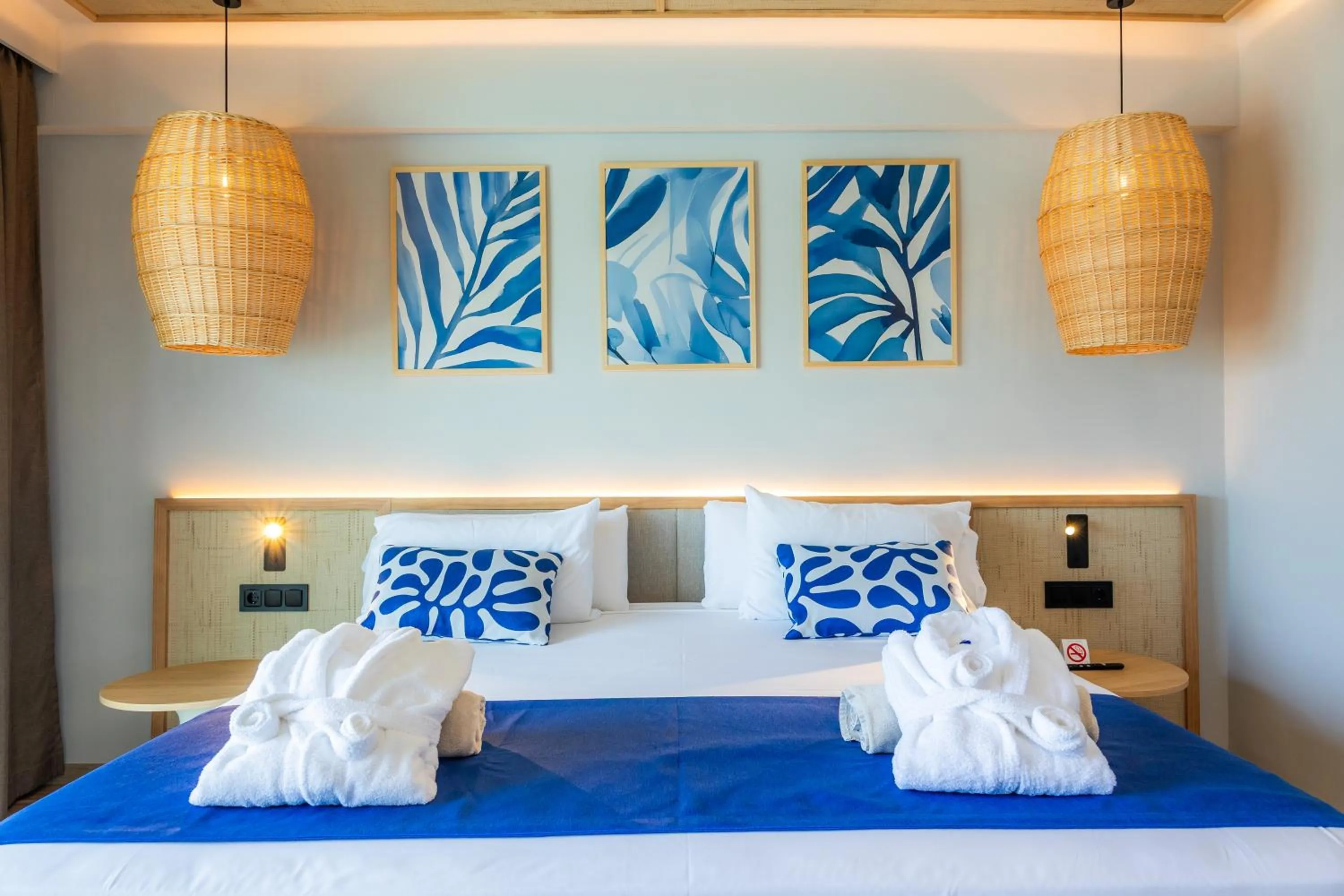 Bed in Marins Suites - Adults Only Hotel