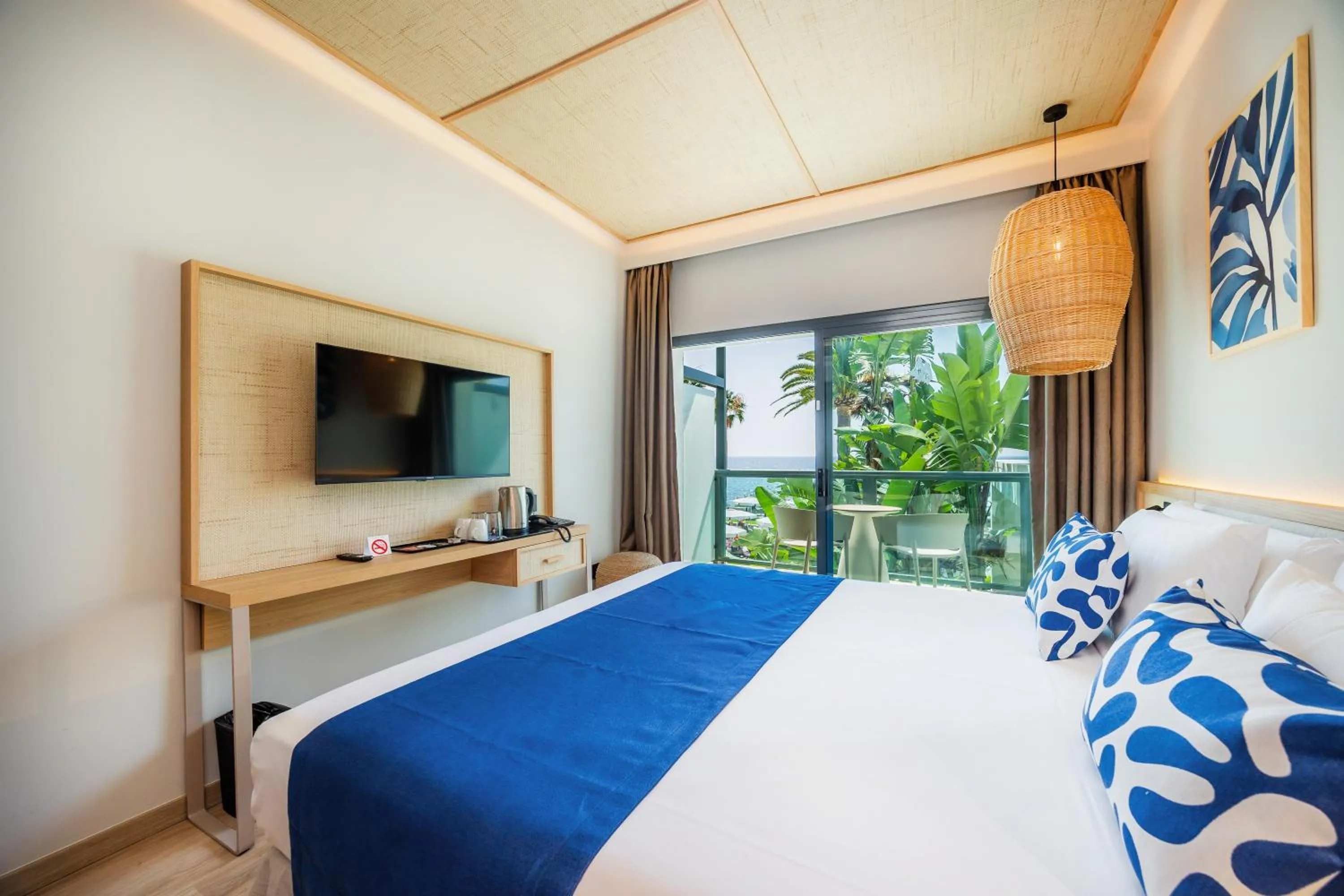 Bed in Marins Suites - Adults Only Hotel