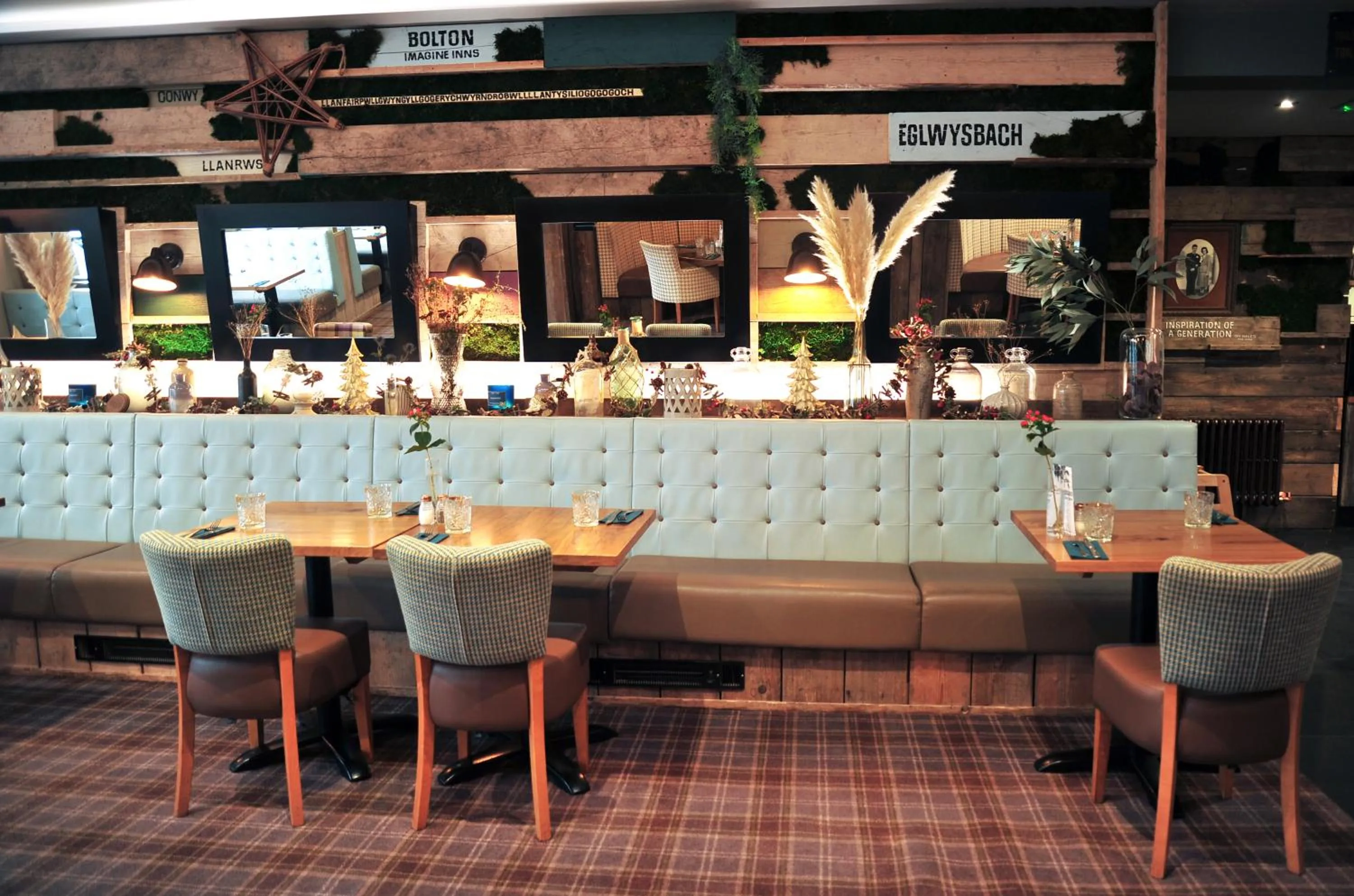 Restaurant/Places to Eat in The Tal-Y-Cafn Hotel