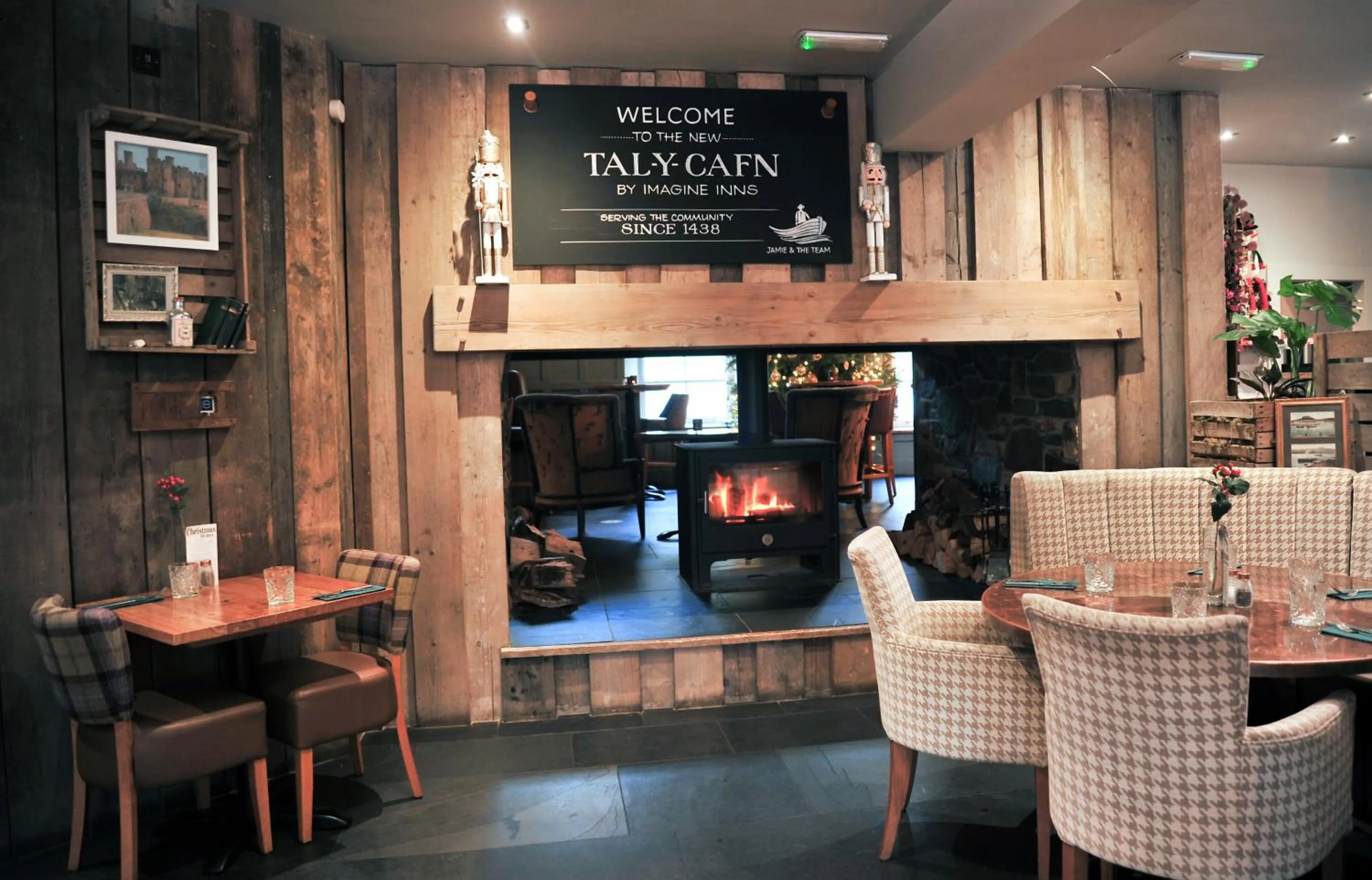 Restaurant/places to eat in The Tal-Y-Cafn Hotel