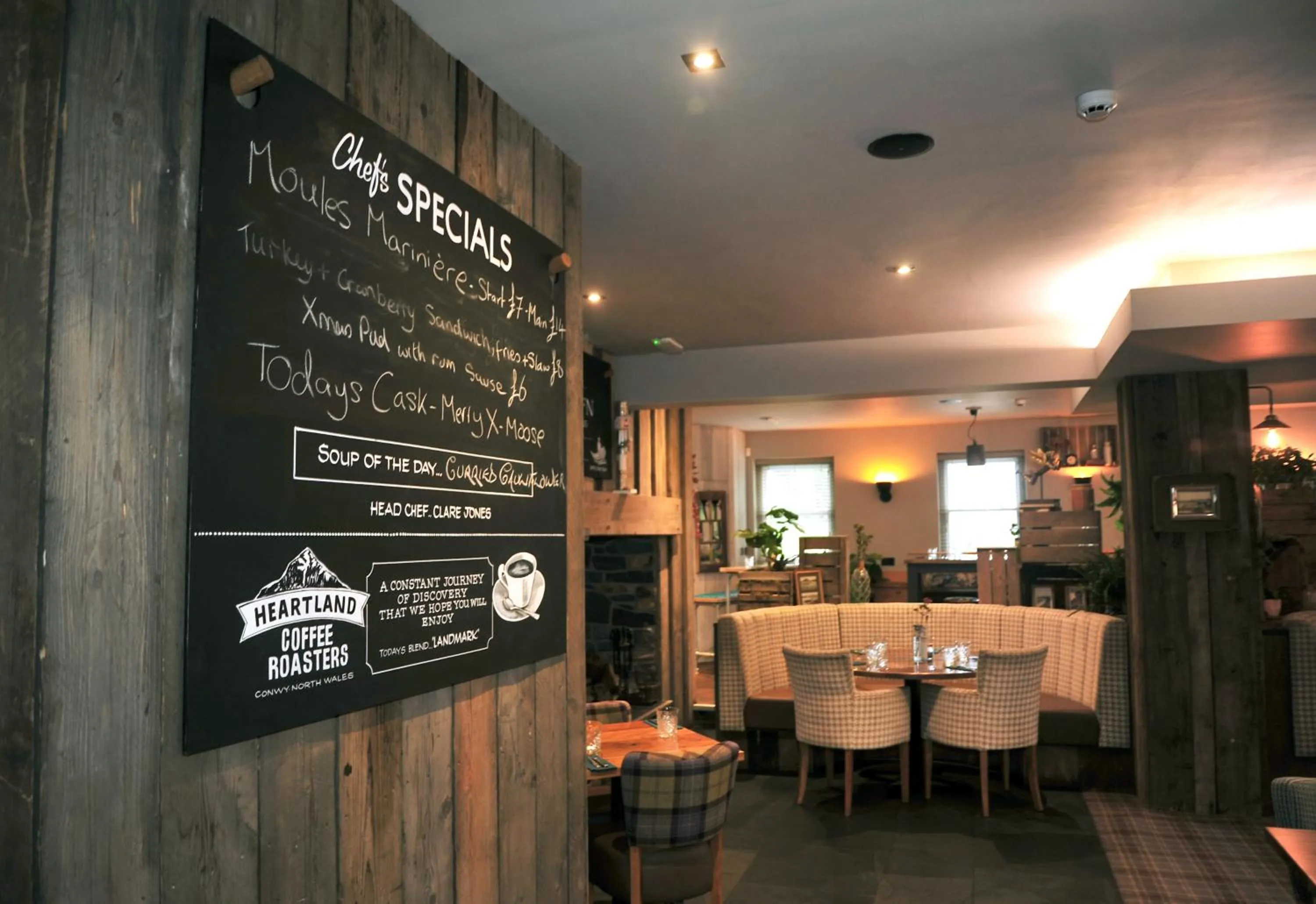 Restaurant/places to eat in The Tal-Y-Cafn Hotel