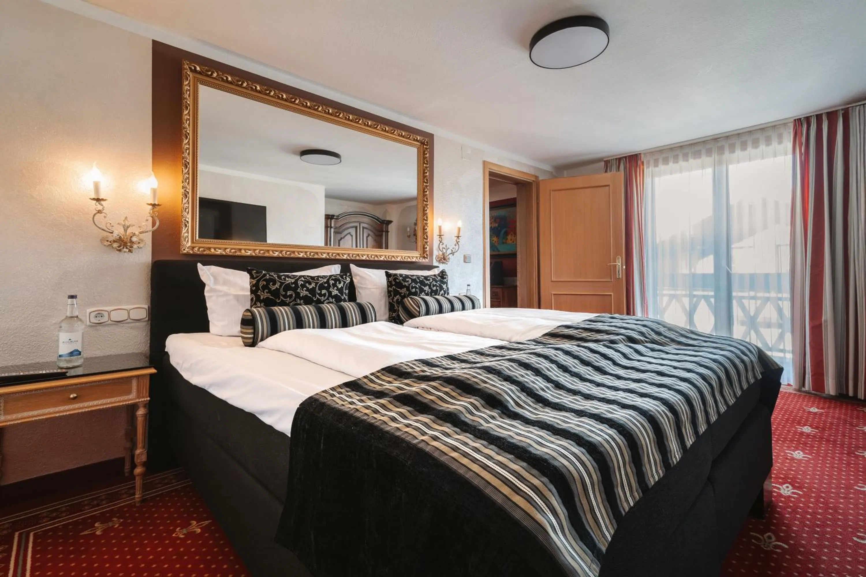 Bed in Alpin & Wellness Resort Ludwig Royal