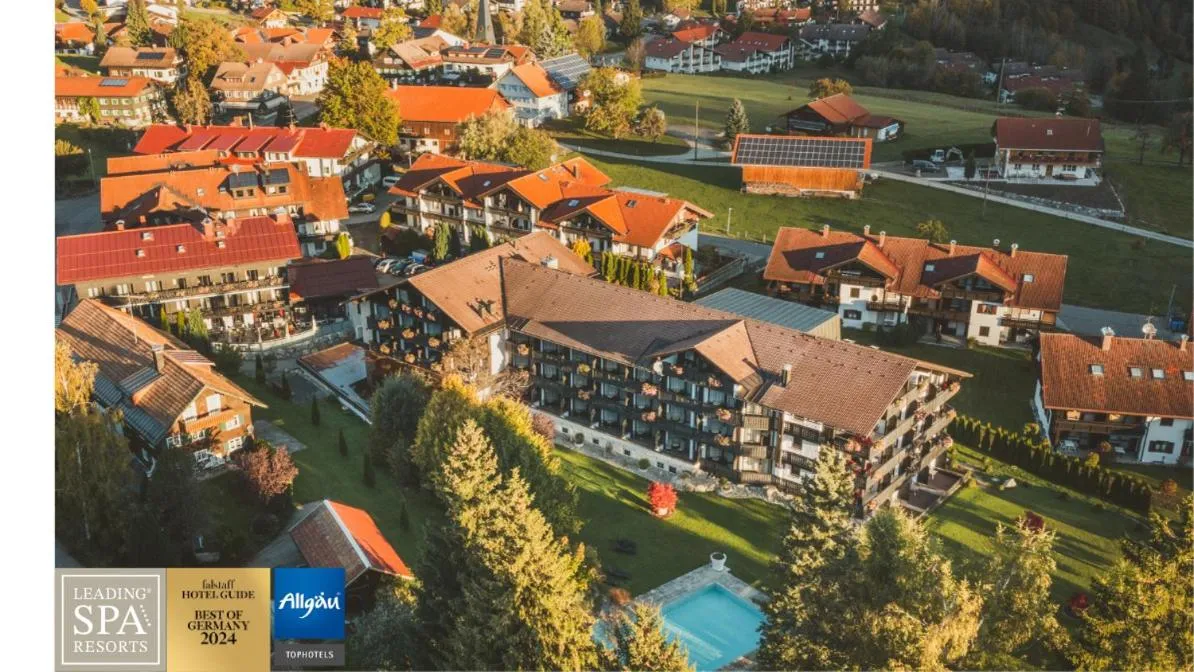 Property building in Alpin & Wellness Resort Ludwig Royal