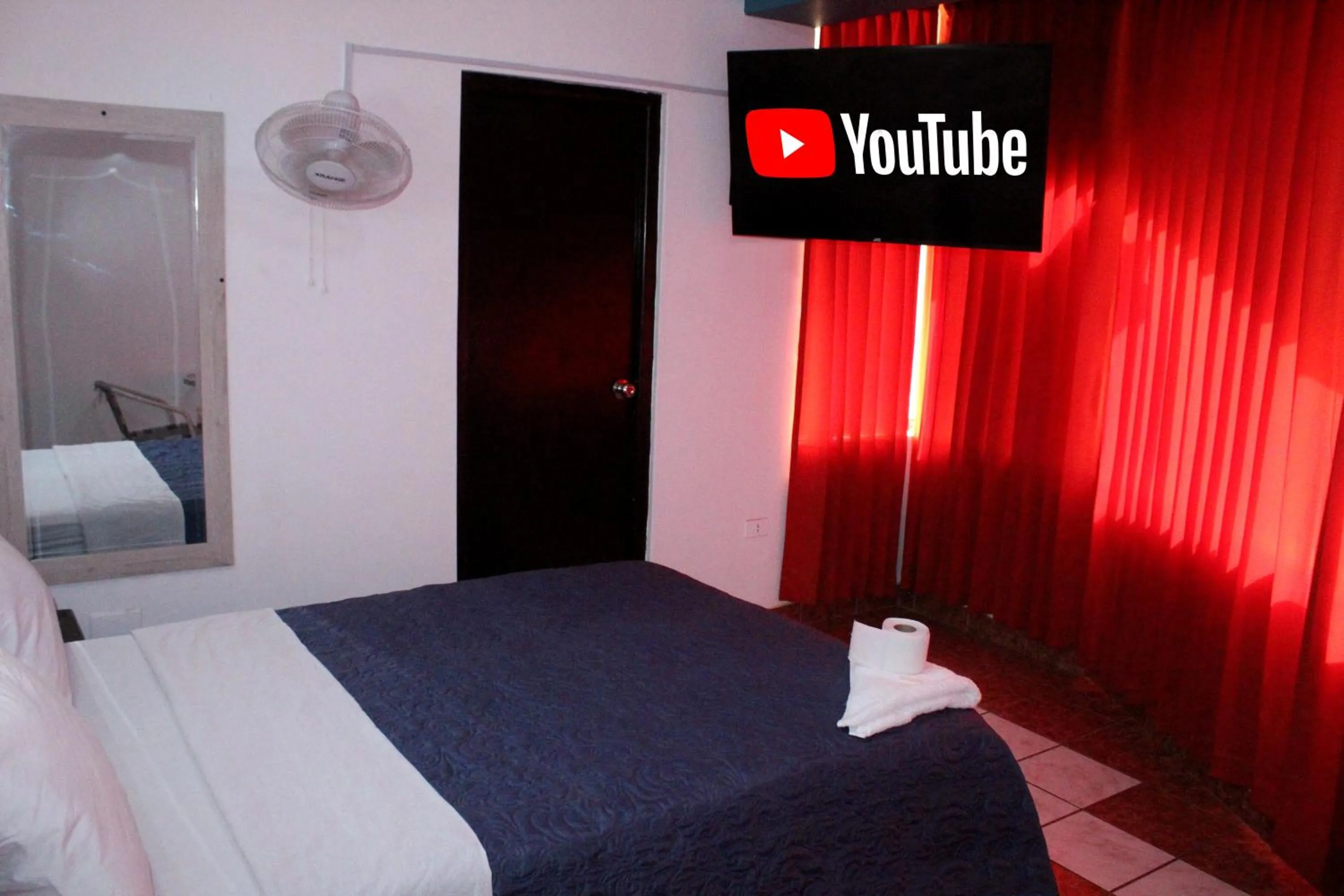 Photo of the whole room, Bed in Zentrico Hotel