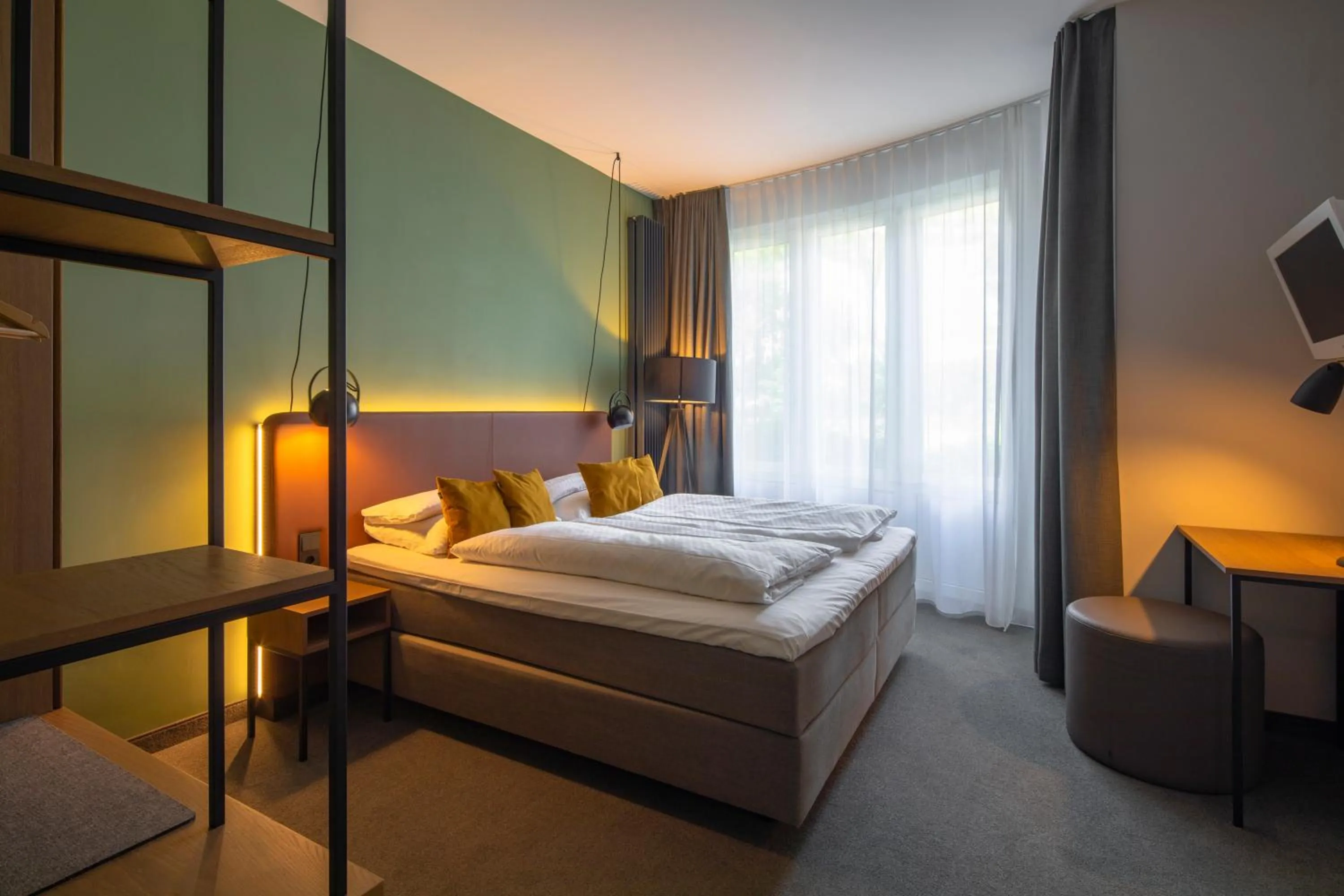 Photo of the whole room, Bed in Domizil Tübingen