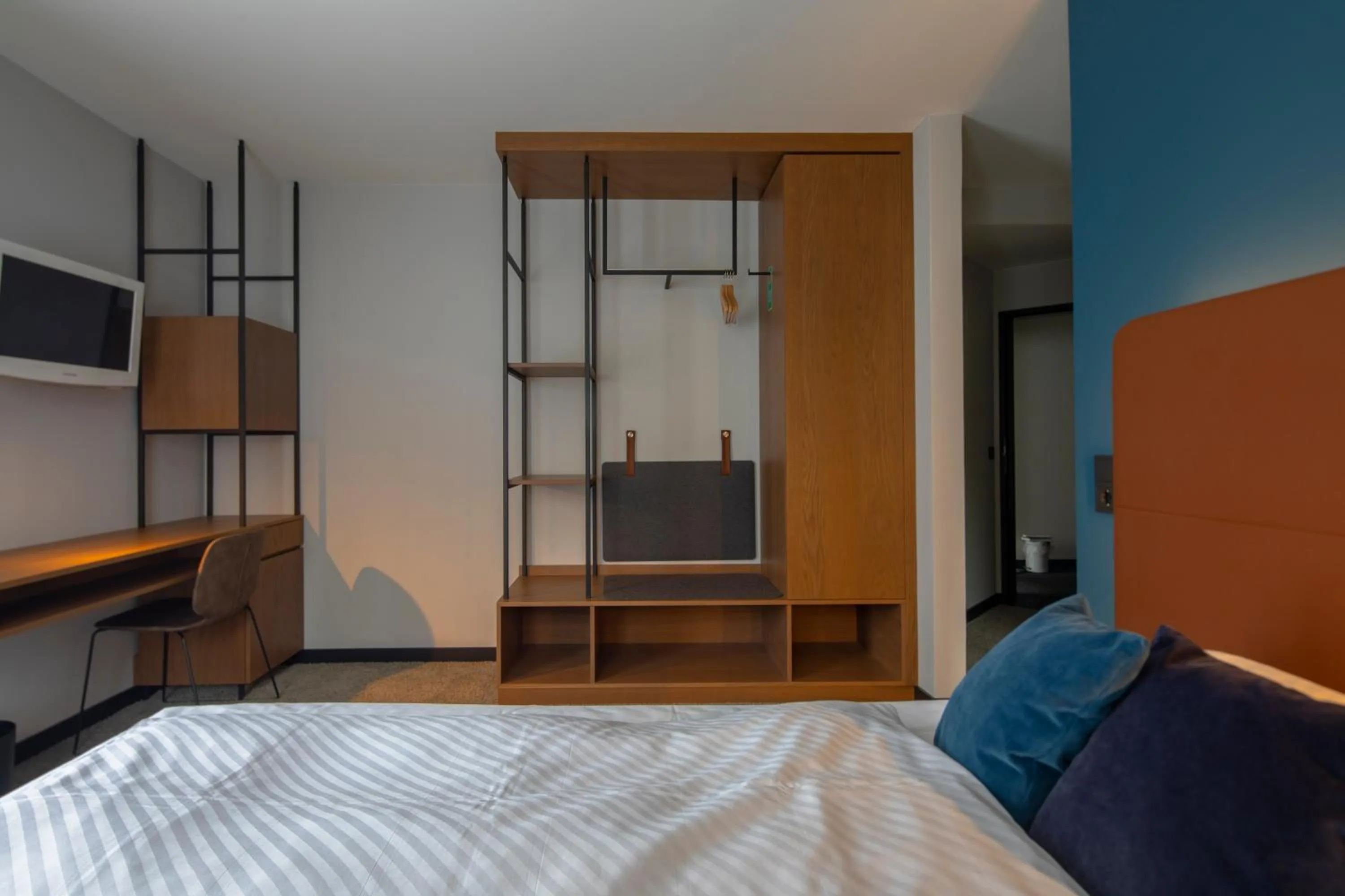 Photo of the whole room, Bed in Domizil Tübingen